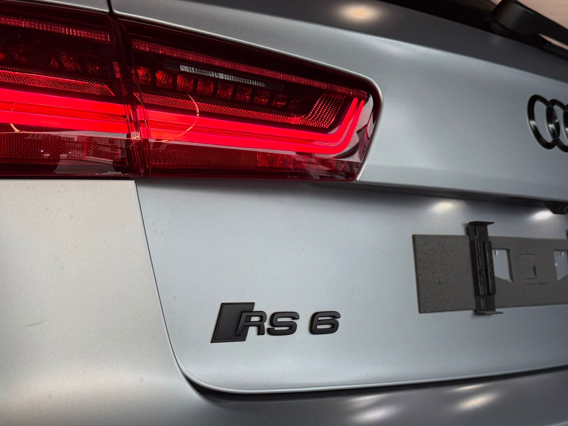 AUDI RS6 Avant 4.0 TFSI V8 performance quattro-image-11