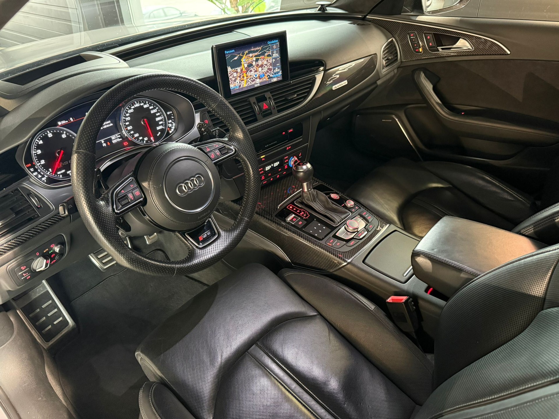 AUDI RS6 Avant 4.0 TFSI V8 performance quattro-image-6