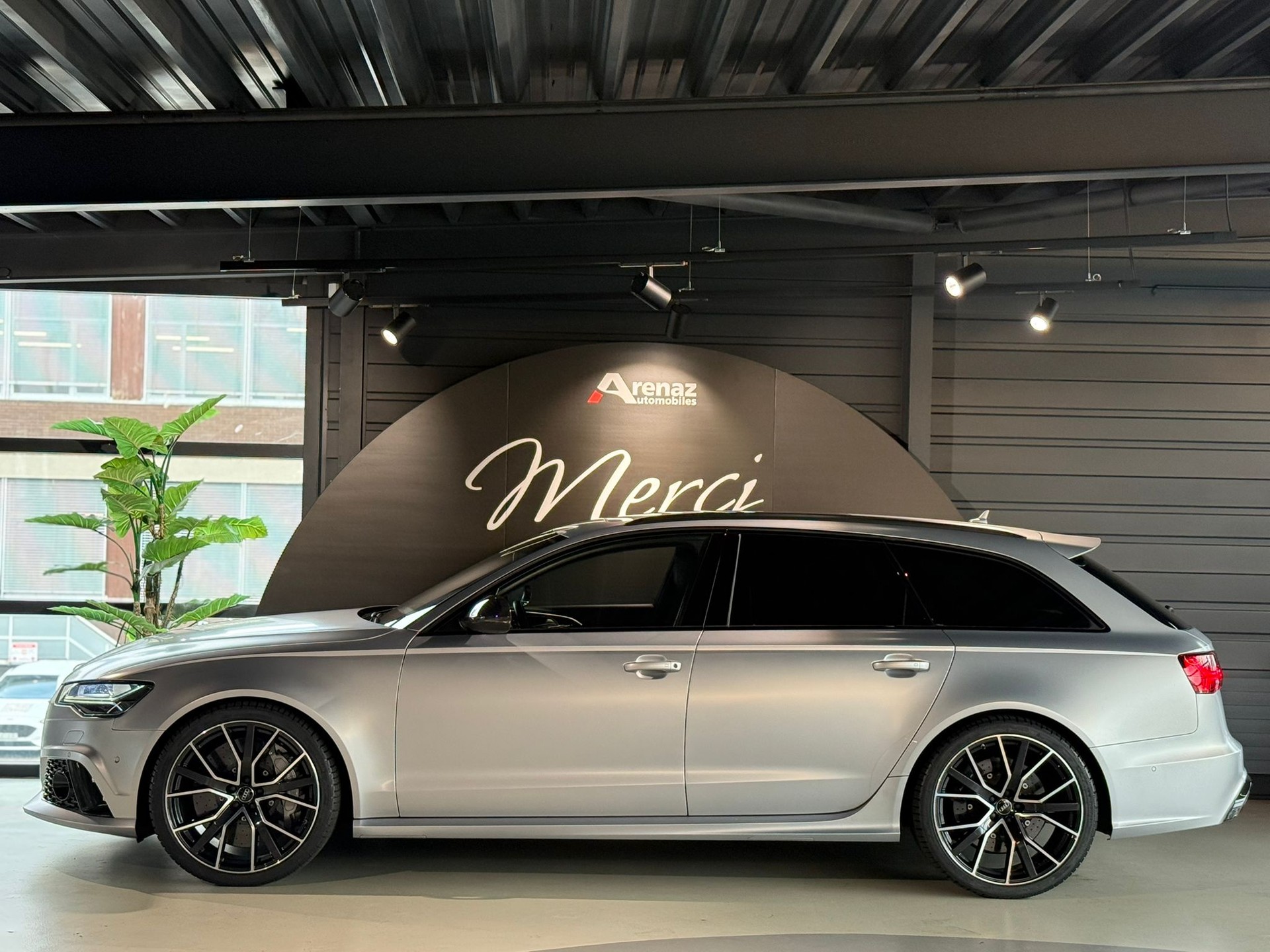 AUDI RS6 Avant 4.0 TFSI V8 performance quattro-image-2