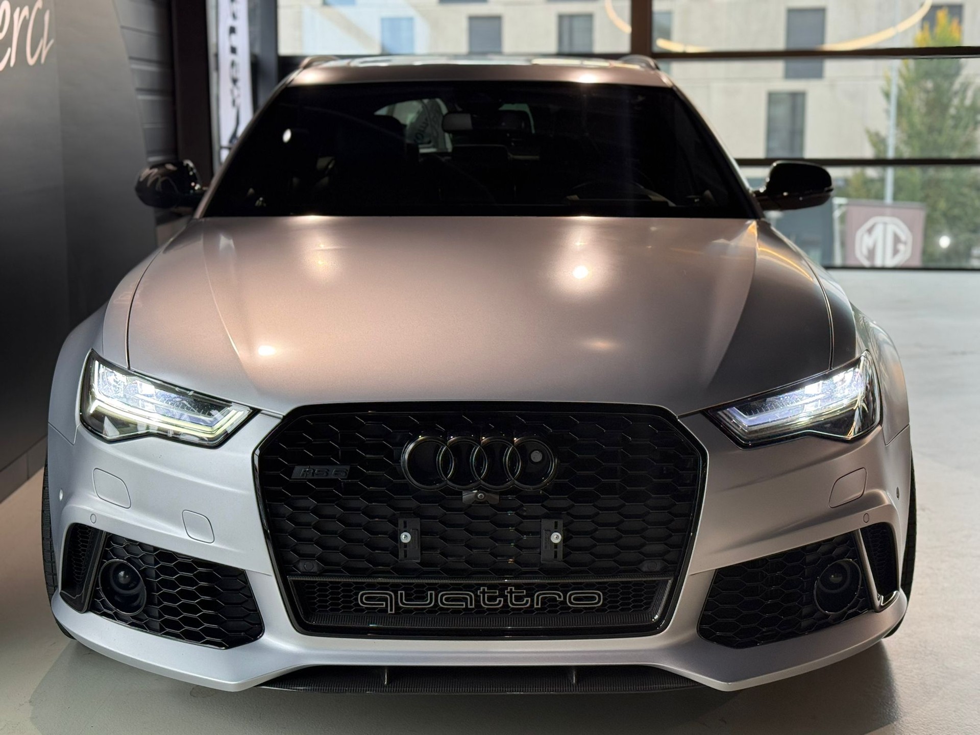 AUDI RS6 Avant 4.0 TFSI V8 performance quattro-image-1