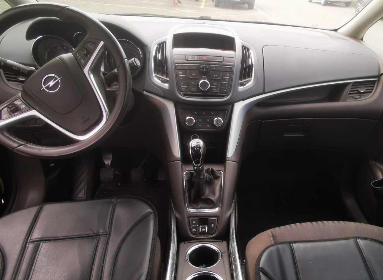 OPEL Zafira Tourer 1.4i 16V Cosmo-image-9