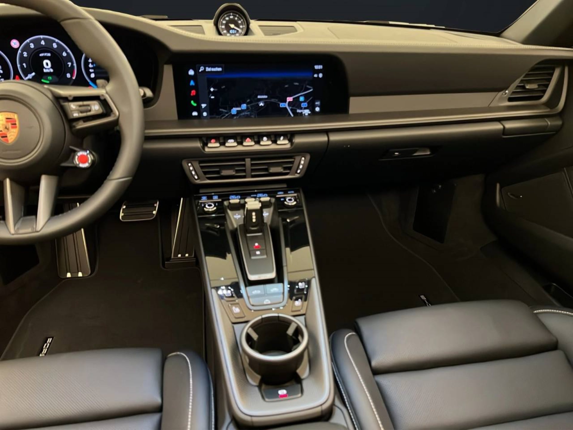 PORSCHE 911 Carrera 4 GTS Cabriolet-image-9