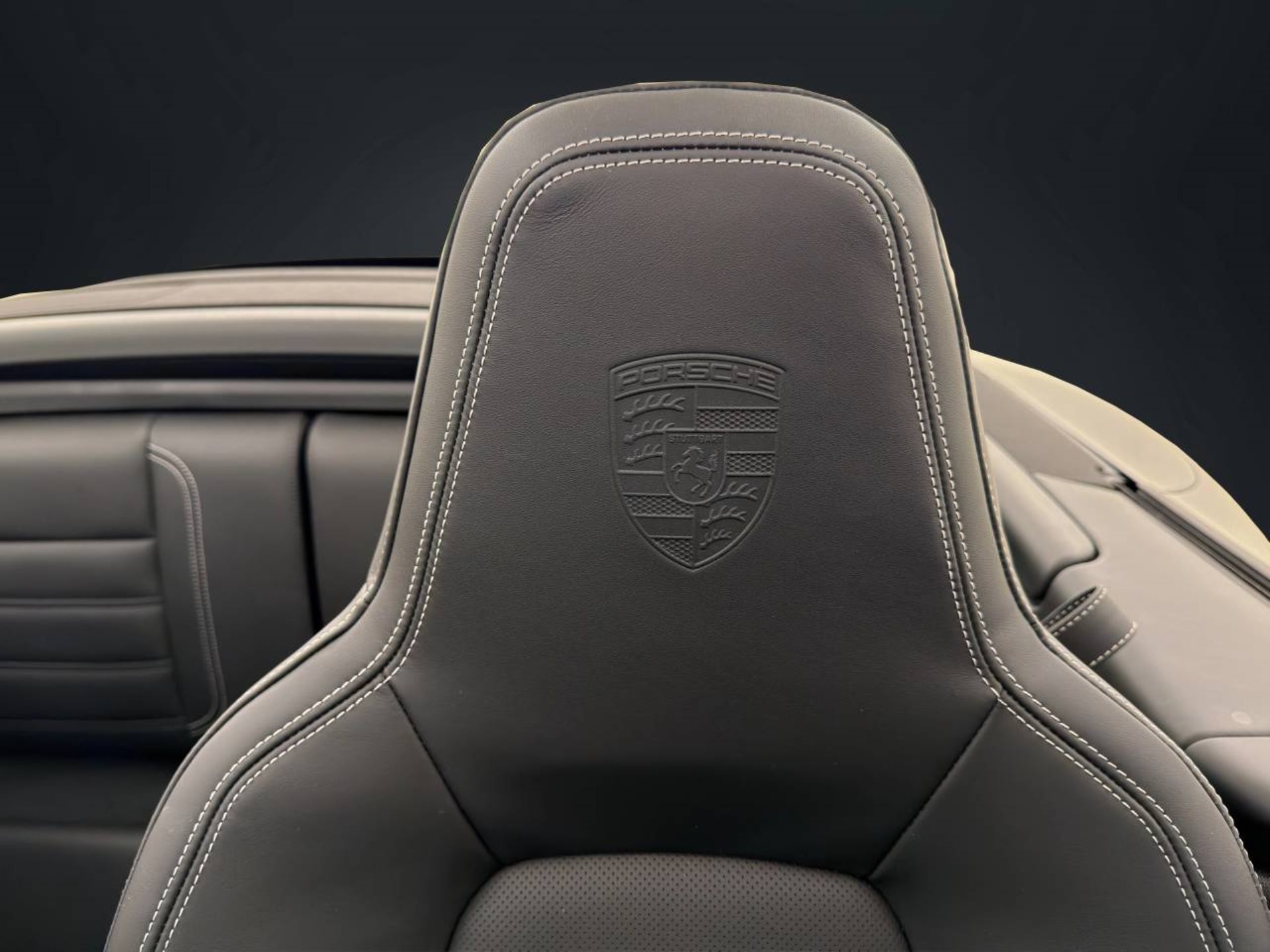 PORSCHE 911 Carrera 4 GTS Cabriolet-image-22