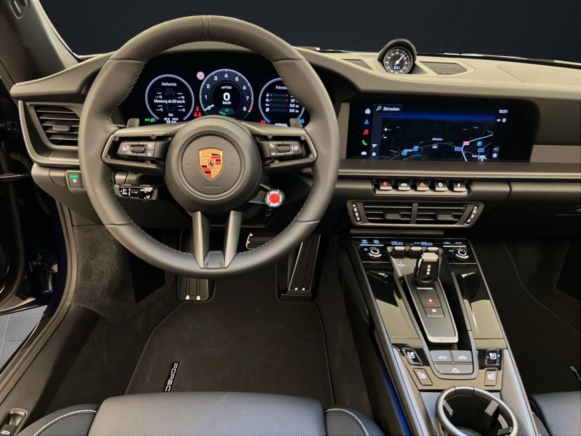 PORSCHE 911 Carrera 4 GTS Cabriolet-image-13