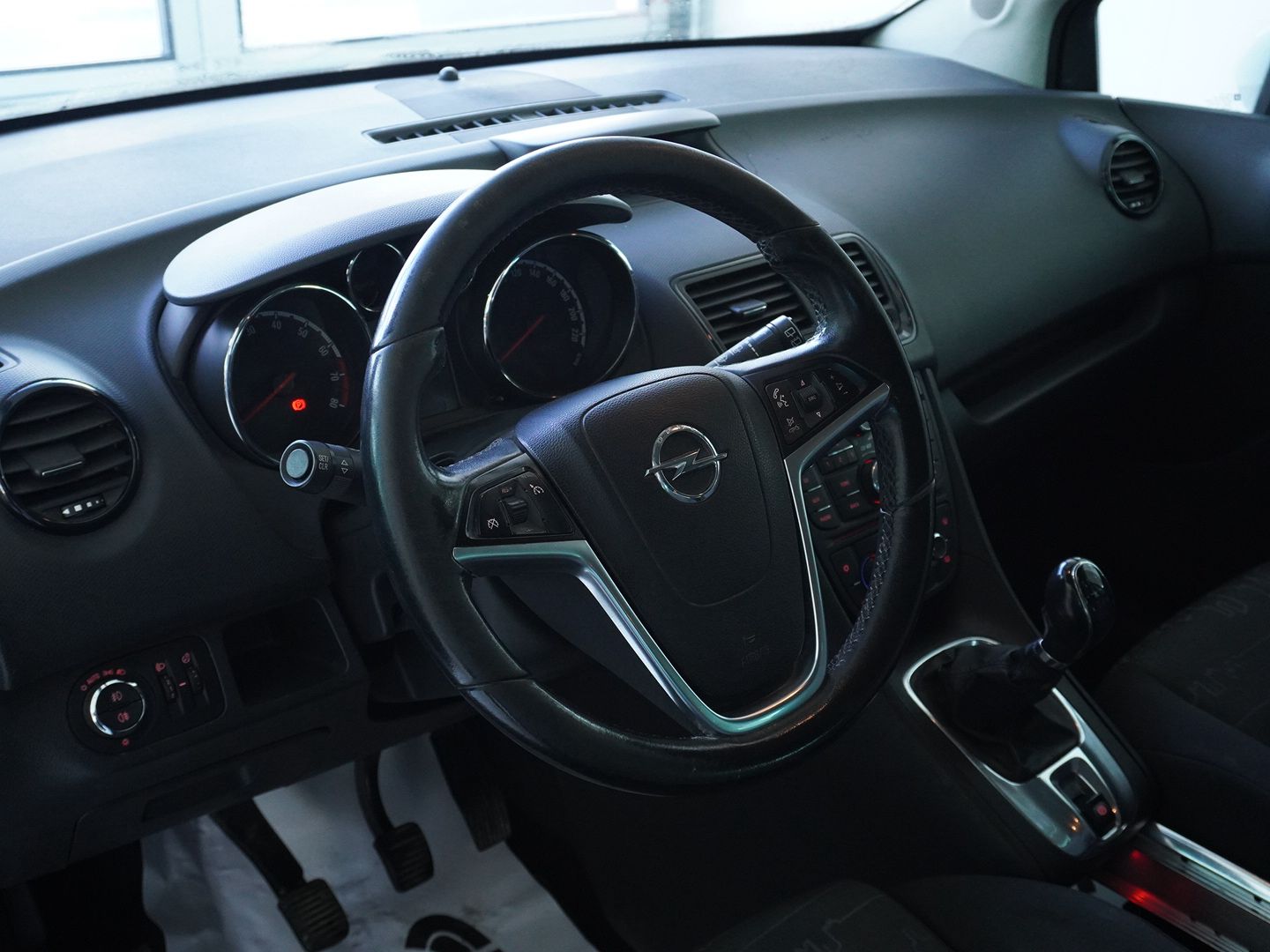 OPEL Meriva 1.4 TP Anniversary Edition-image-2
