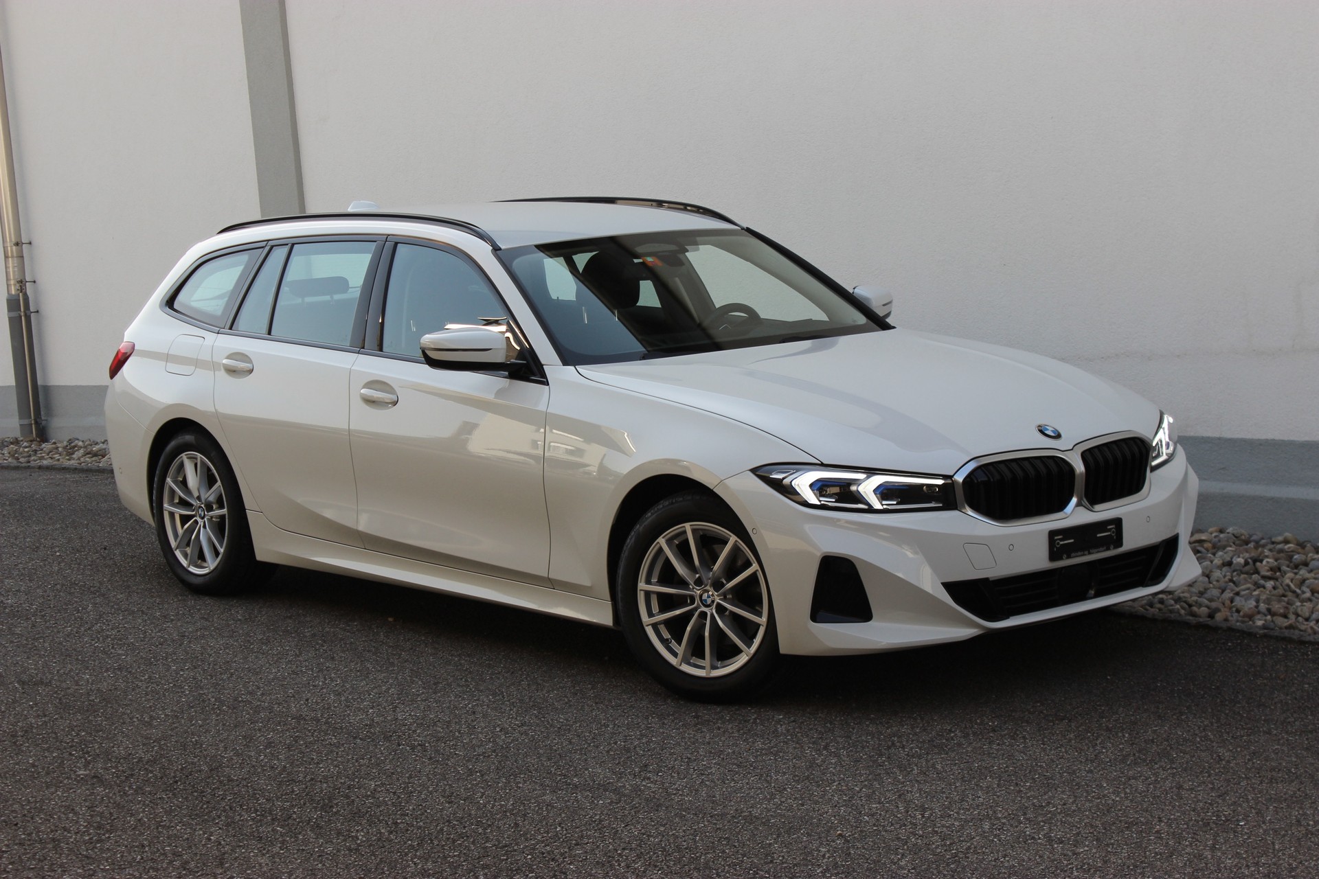 BMW 320d xDrive 48V Touring *ANHÄNGERKUPPLUNG*-image-0