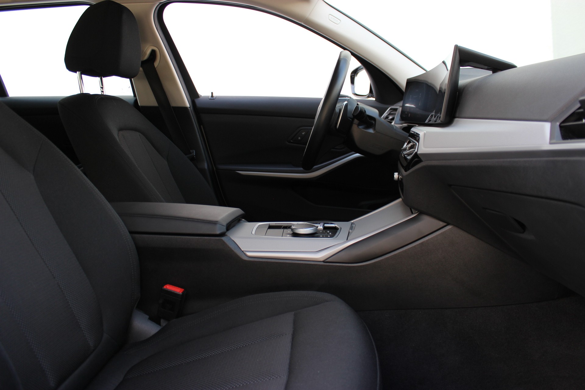 BMW 320d xDrive 48V Touring *ANHÄNGERKUPPLUNG*-image-3