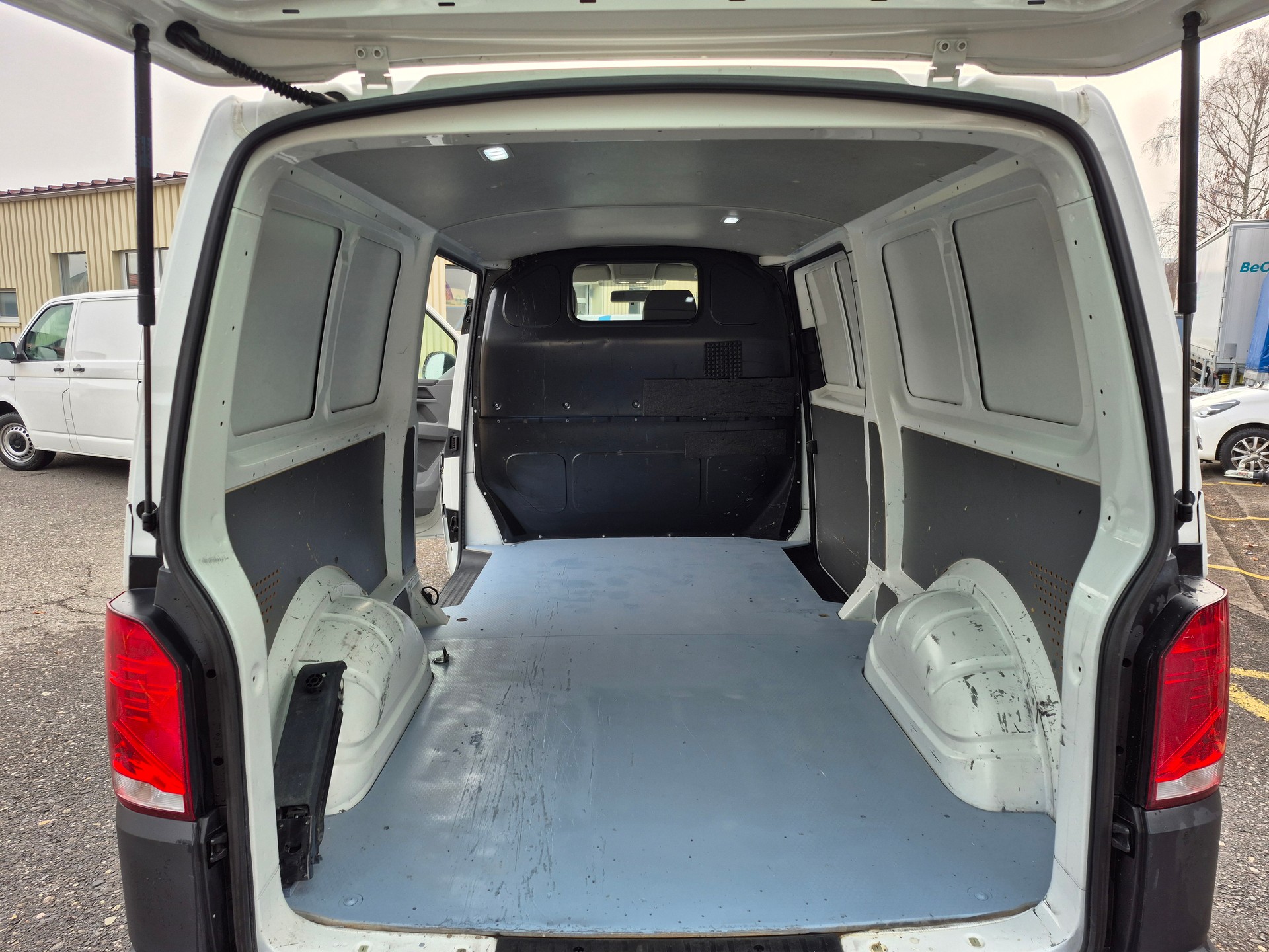 VW T6.1 2.0 TDI 4Motion-image-9