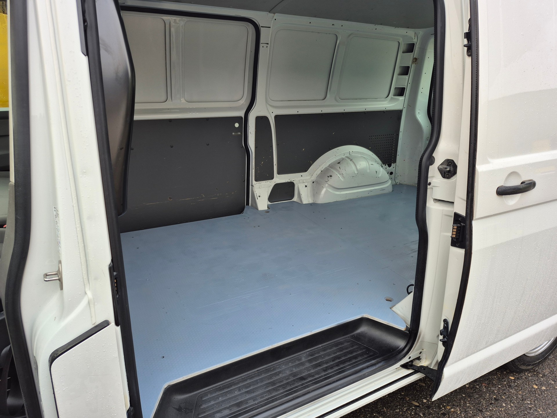 VW T6.1 2.0 TDI 4Motion-image-8