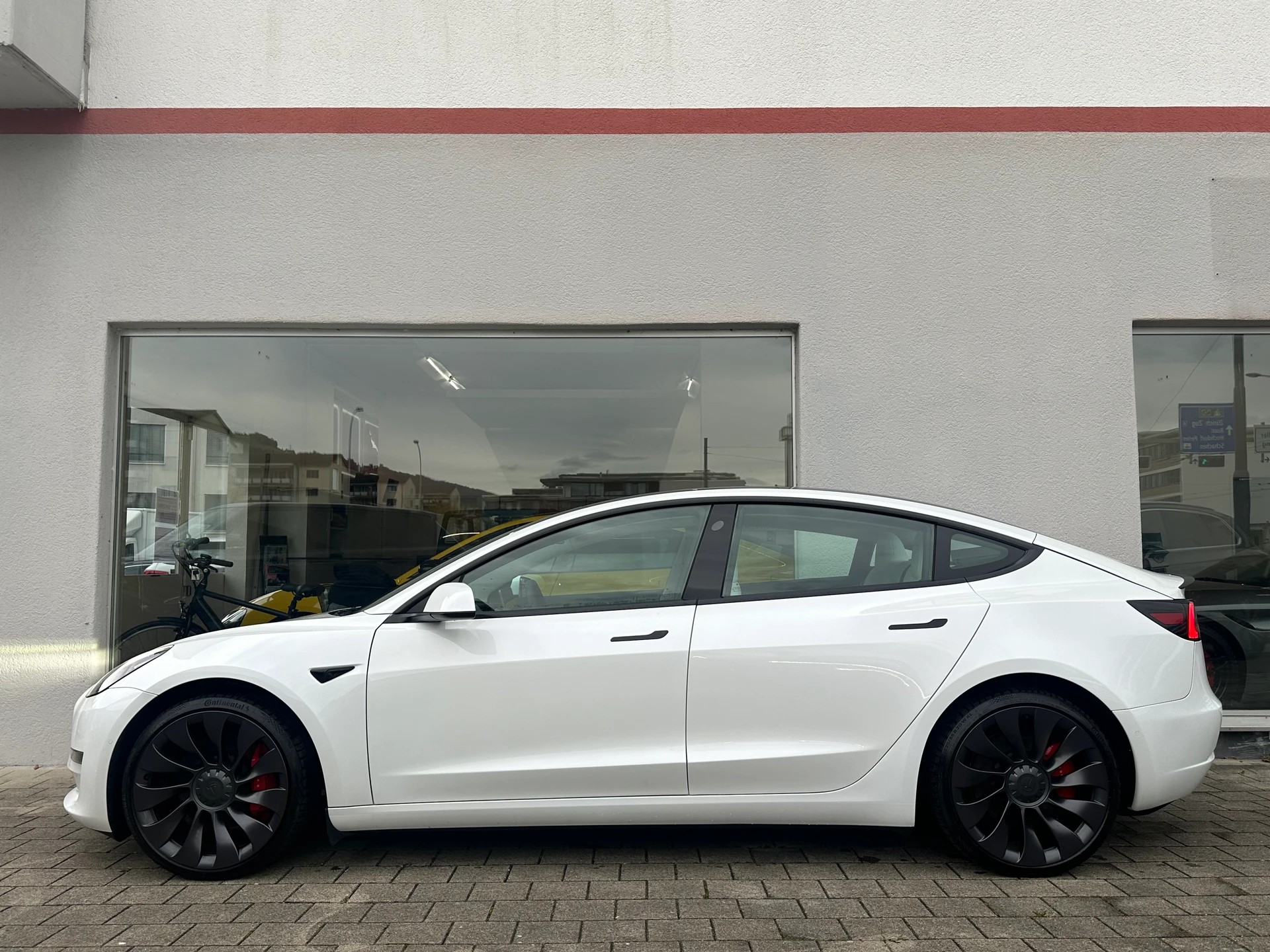 TESLA Model 3 Performance Dual Motor AWD-image-2