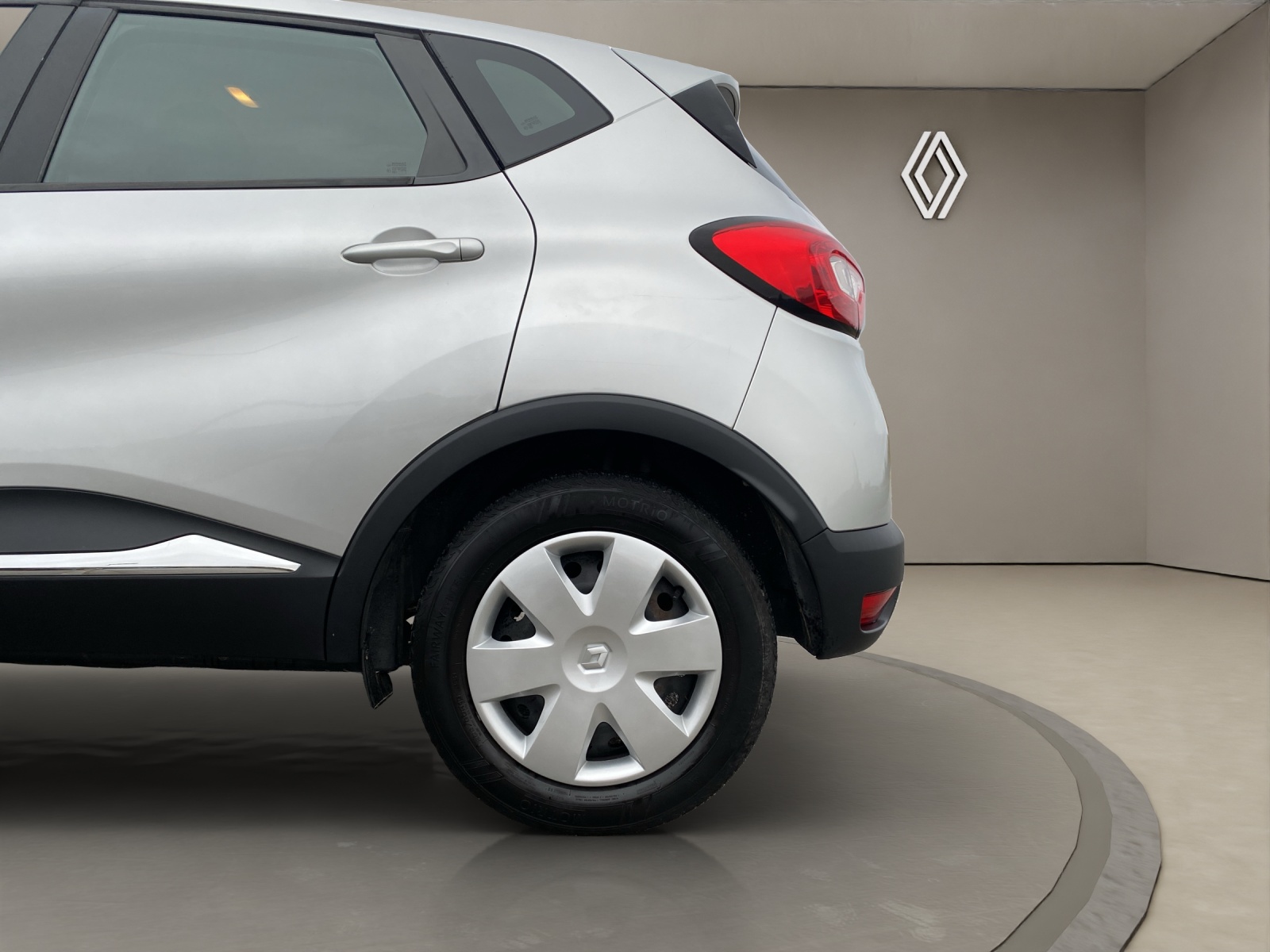 RENAULT Captur 1.2 T 16V Privilège EDC-image-15