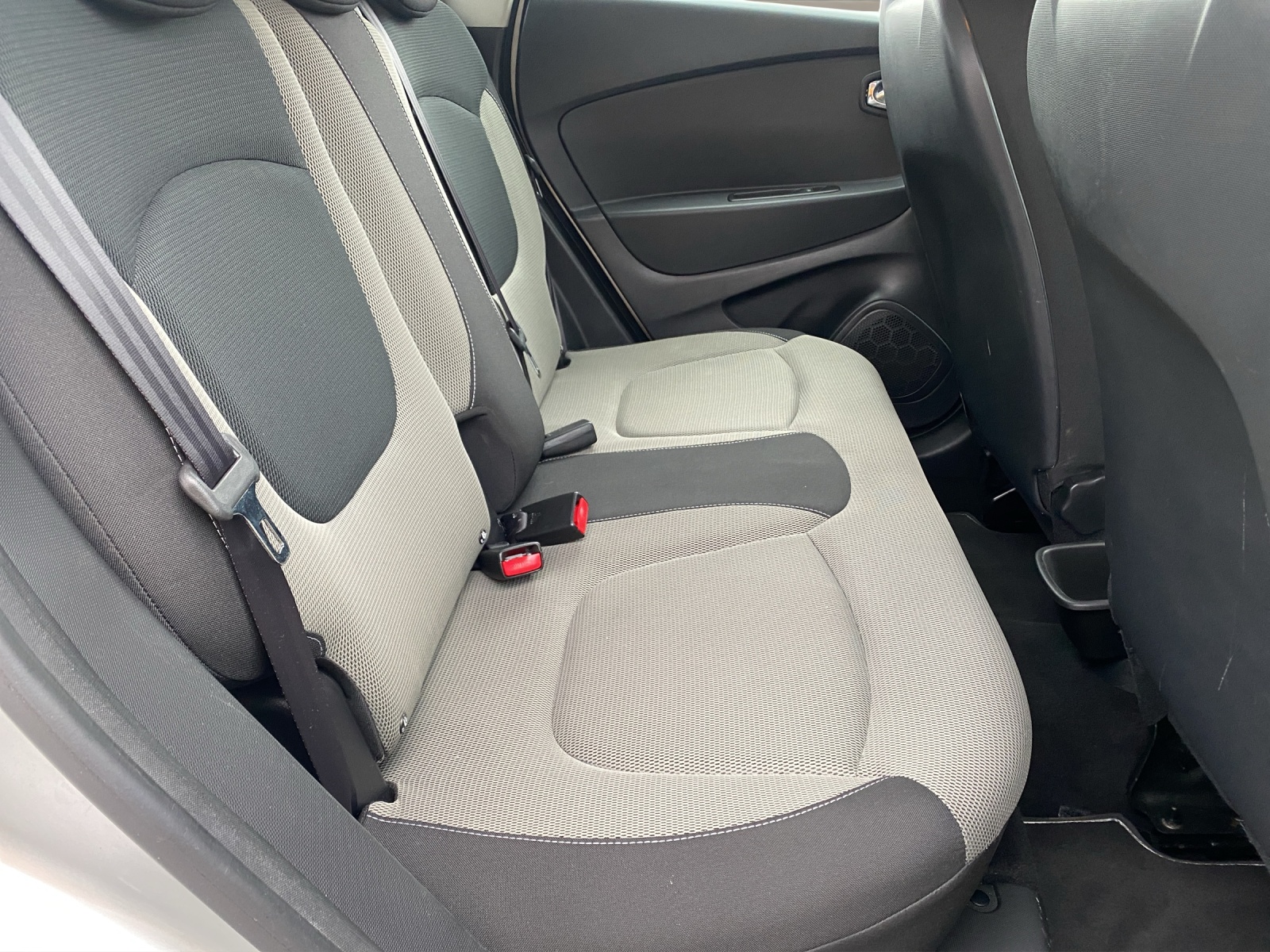 RENAULT Captur 1.2 T 16V Privilège EDC-image-13