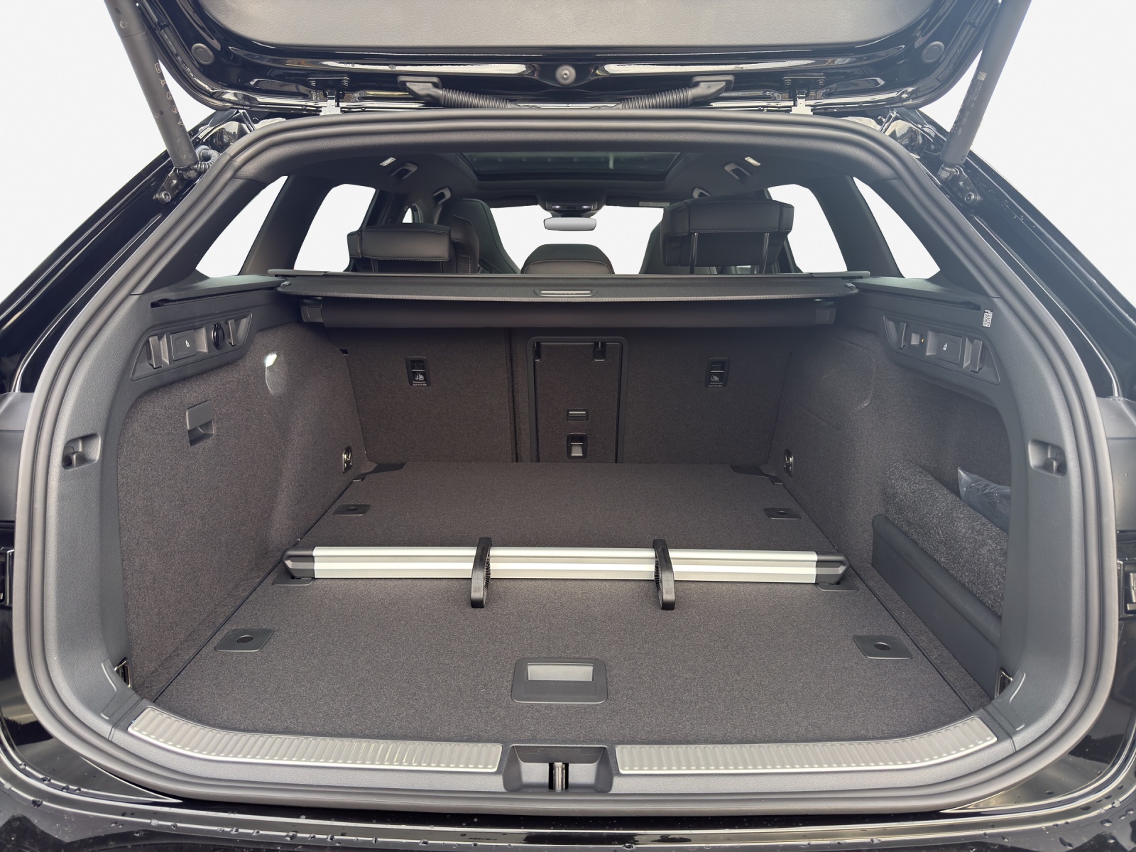 SKODA Superb Combi 2.0 TSI Sportline 4x4 DSG-image-12
