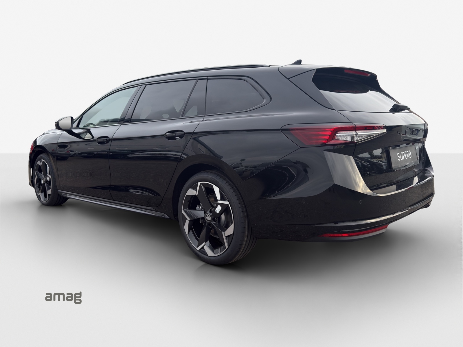 SKODA Superb Combi 2.0 TSI Sportline 4x4 DSG-image-2