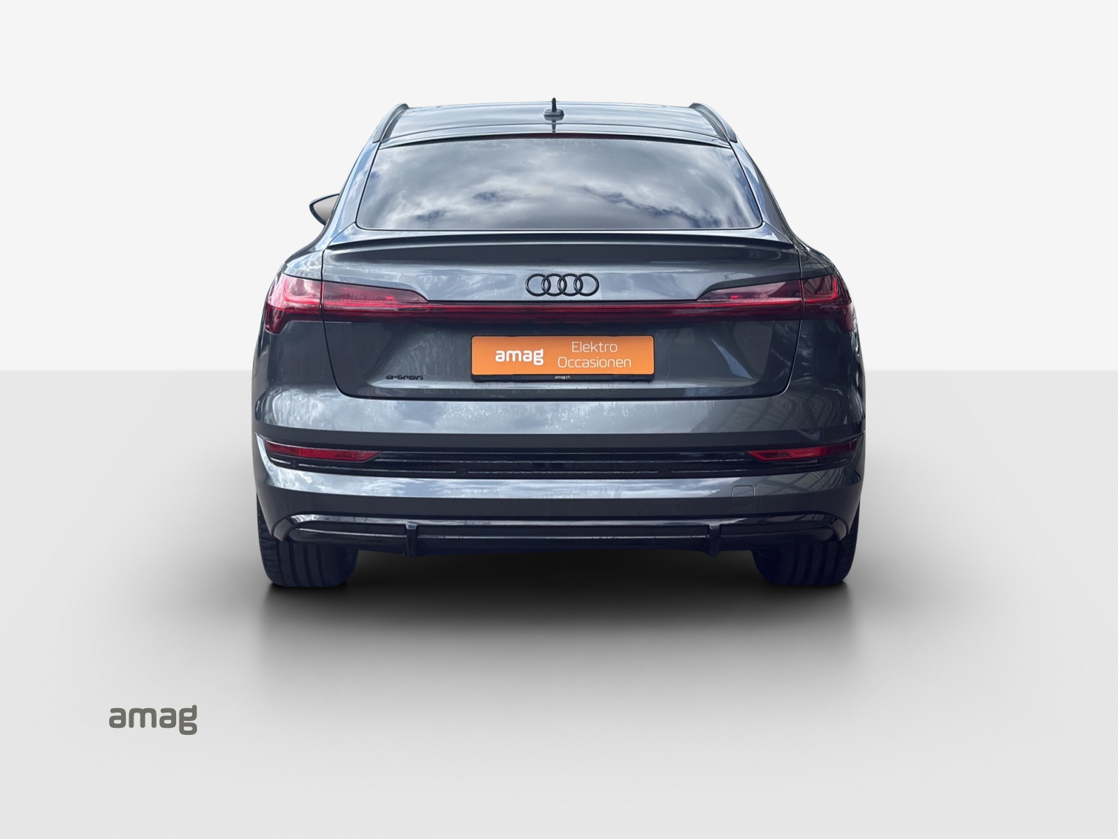 AUDI e-tron 55 Sportback S Line Black Edition quattro-image-4