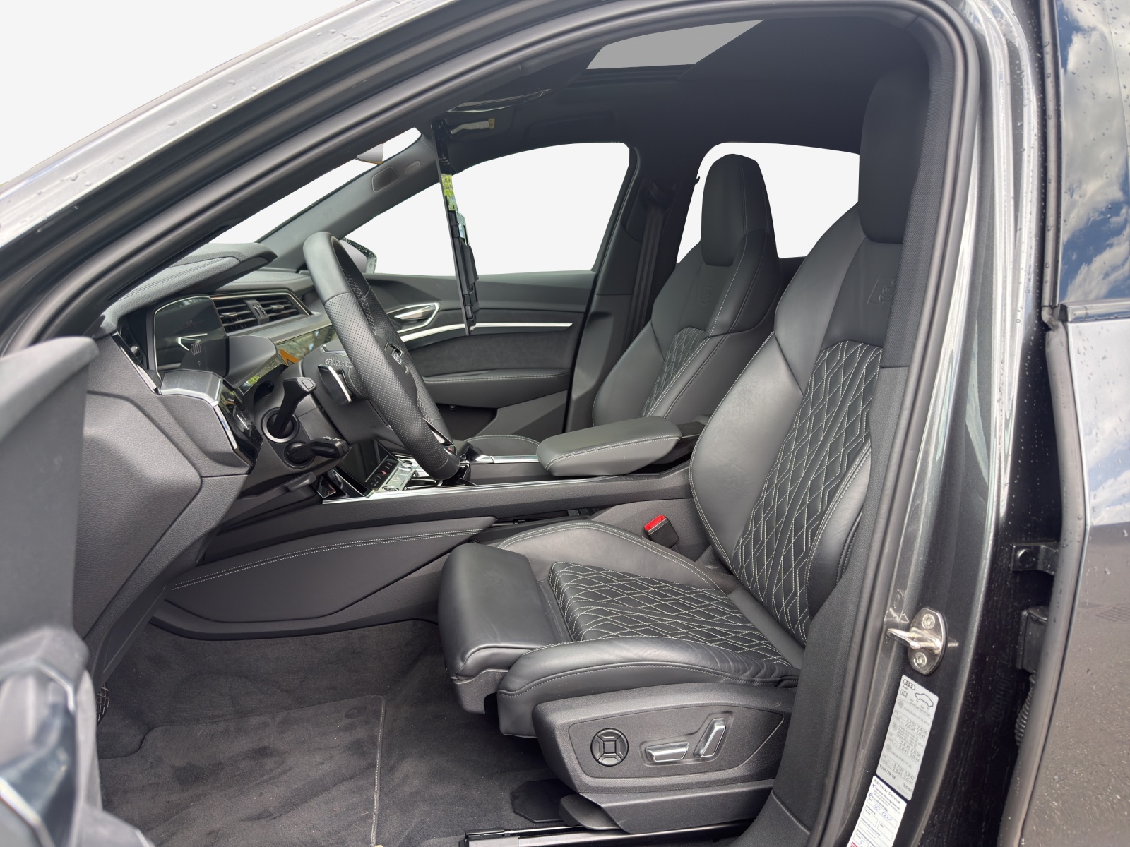 AUDI e-tron 55 Sportback S Line Black Edition quattro-image-8