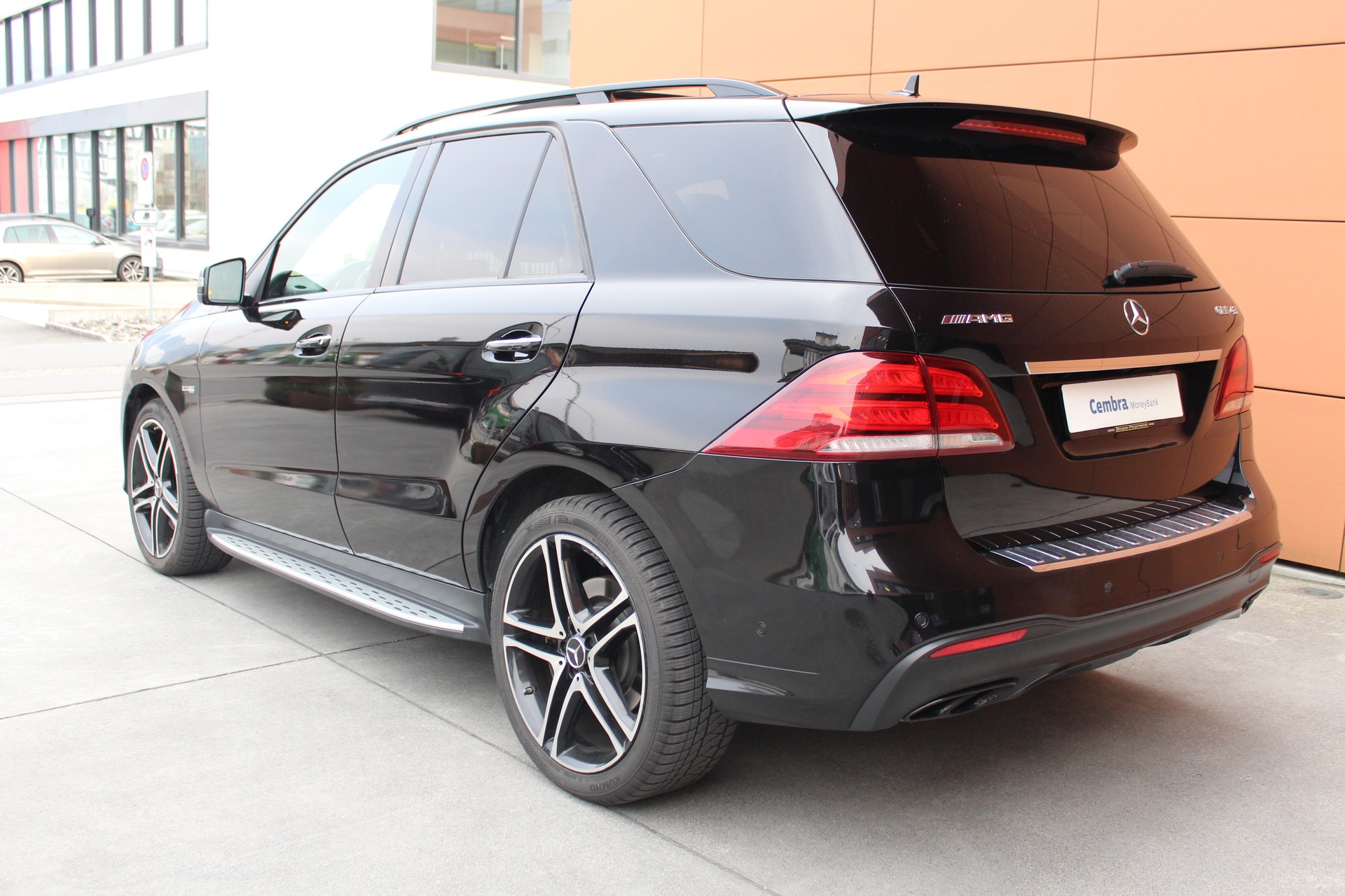 MERCEDES-BENZ GLE 43 AMG Executive 4Matic 9G-Tronic-image-2