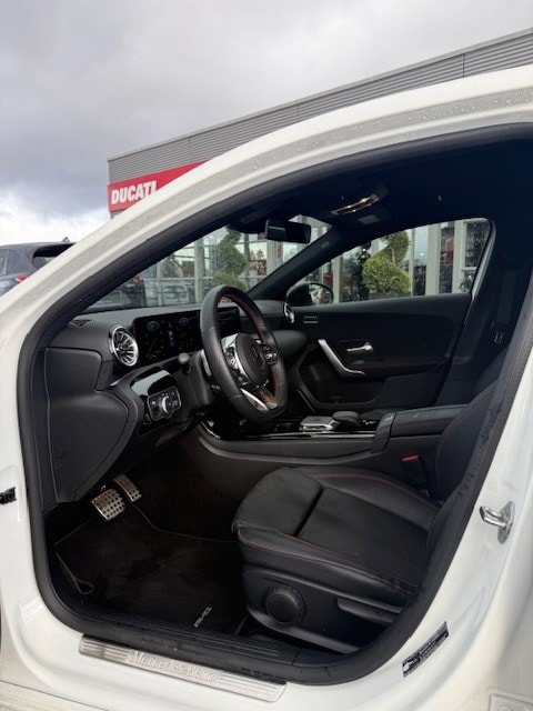 MERCEDES-BENZ A 200 AMG Line 7G-DCT-image-5