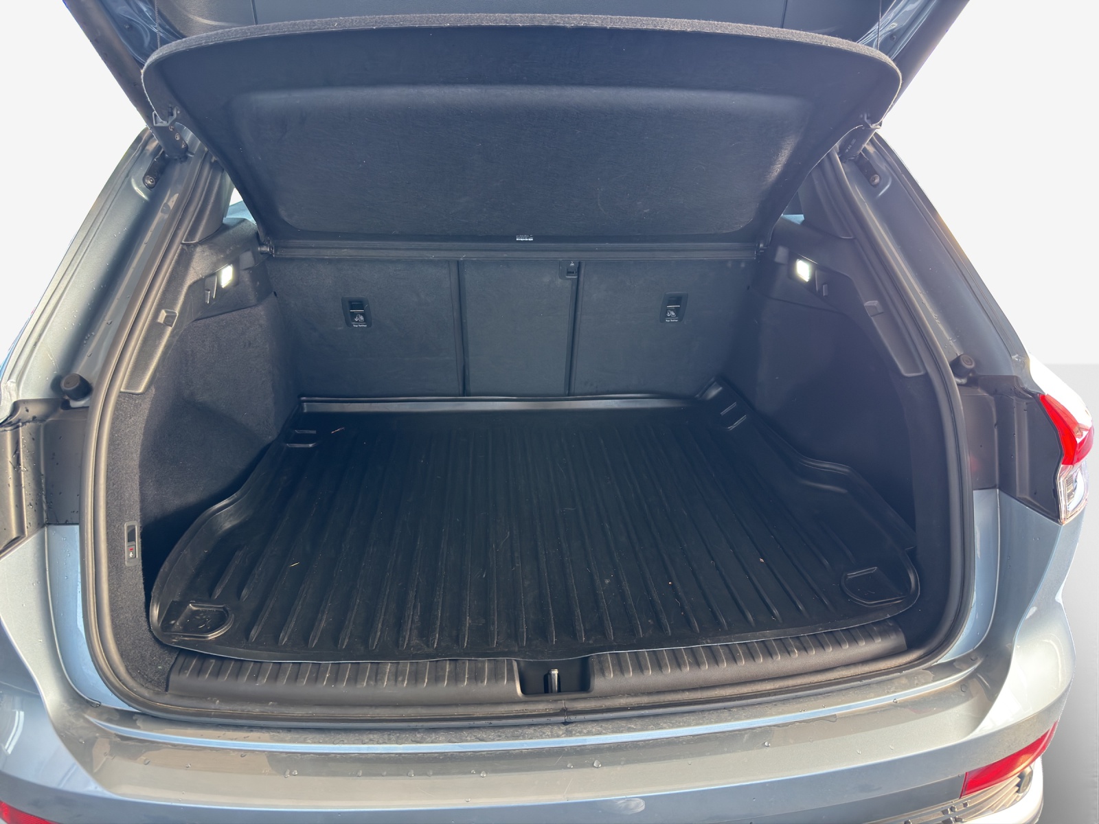 AUDI Q4 e-tron 50 quattro-image-3