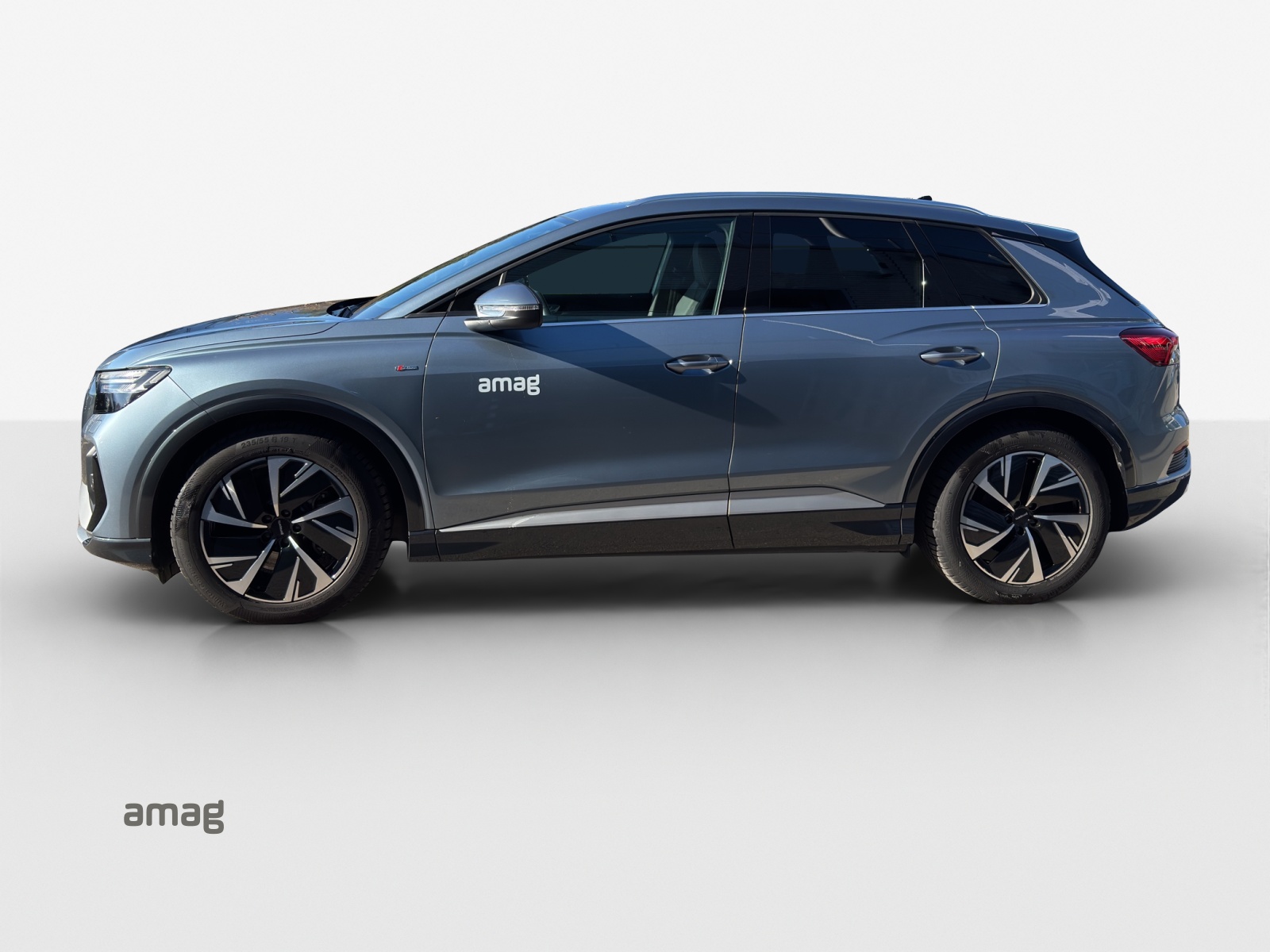 AUDI Q4 e-tron 50 quattro-image-1