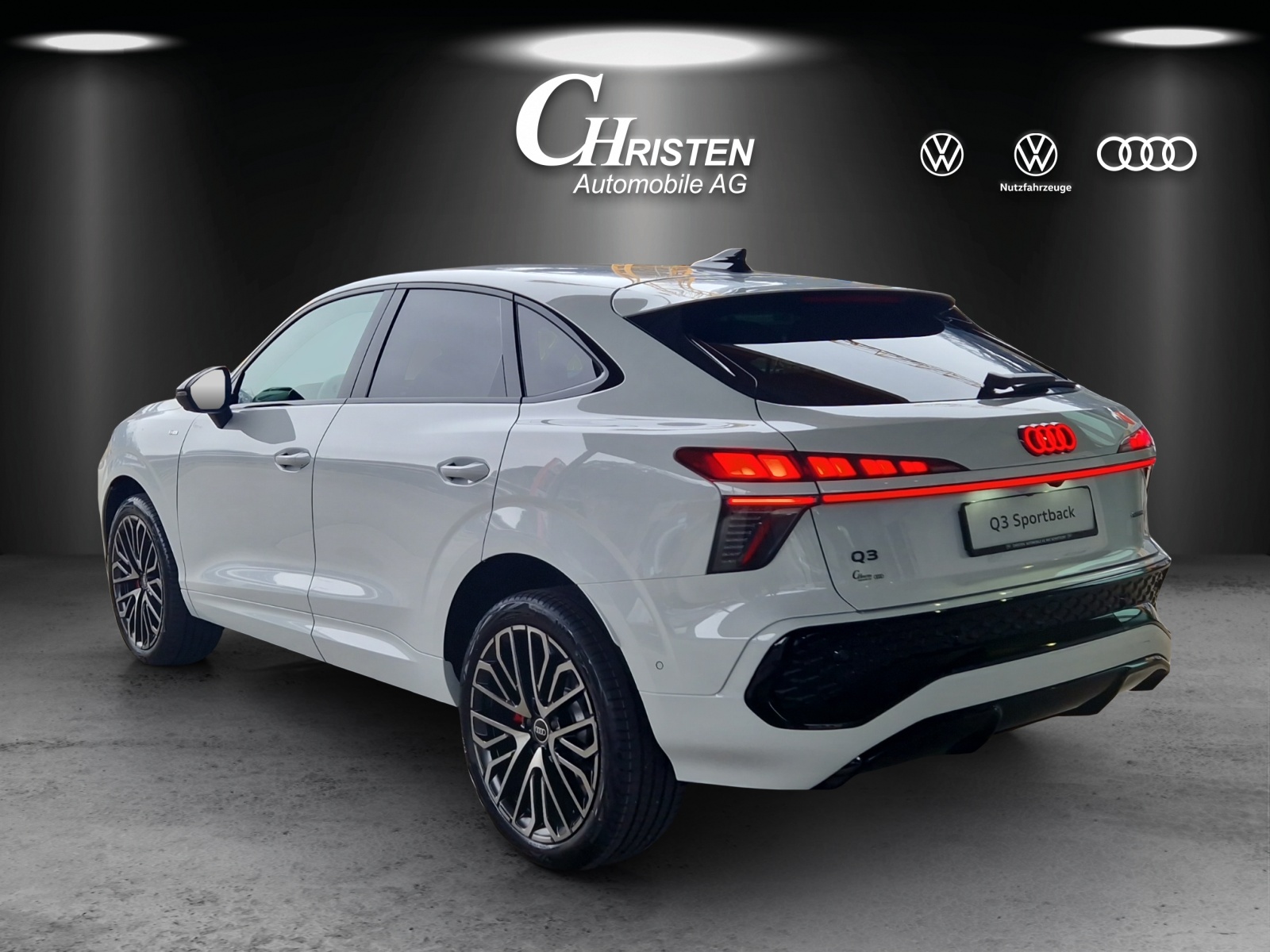 AUDI Q3 Sportback TFSI quattro 195 kW S tronic-image-3