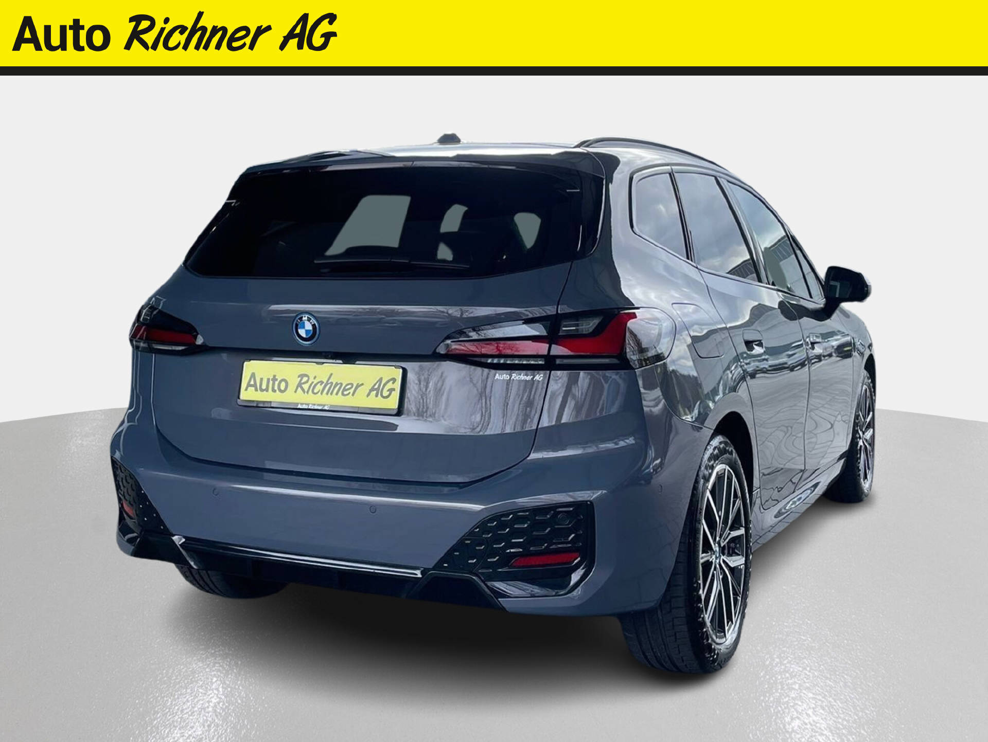 BMW 225e xDrive paddles Active Tourer-image-3