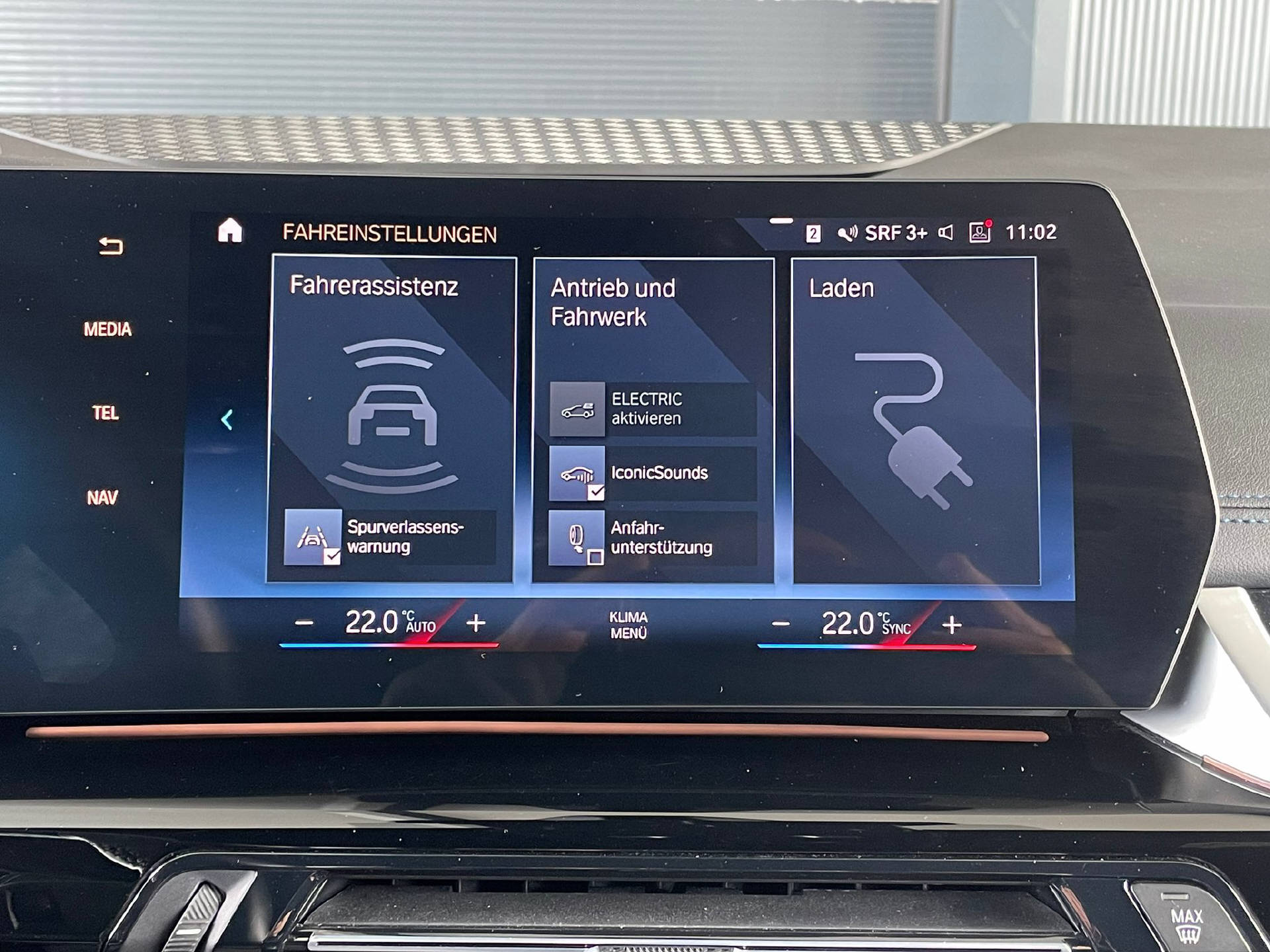 BMW 225e xDrive paddles Active Tourer-image-13