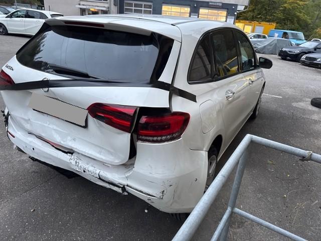 MERCEDES-BENZ B 250 e Progressive 8G-DCT-image-5