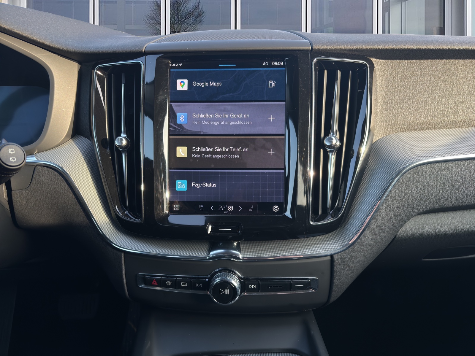 VOLVO XC60 2.0 B5 MH Plus Dark AWD-image-12