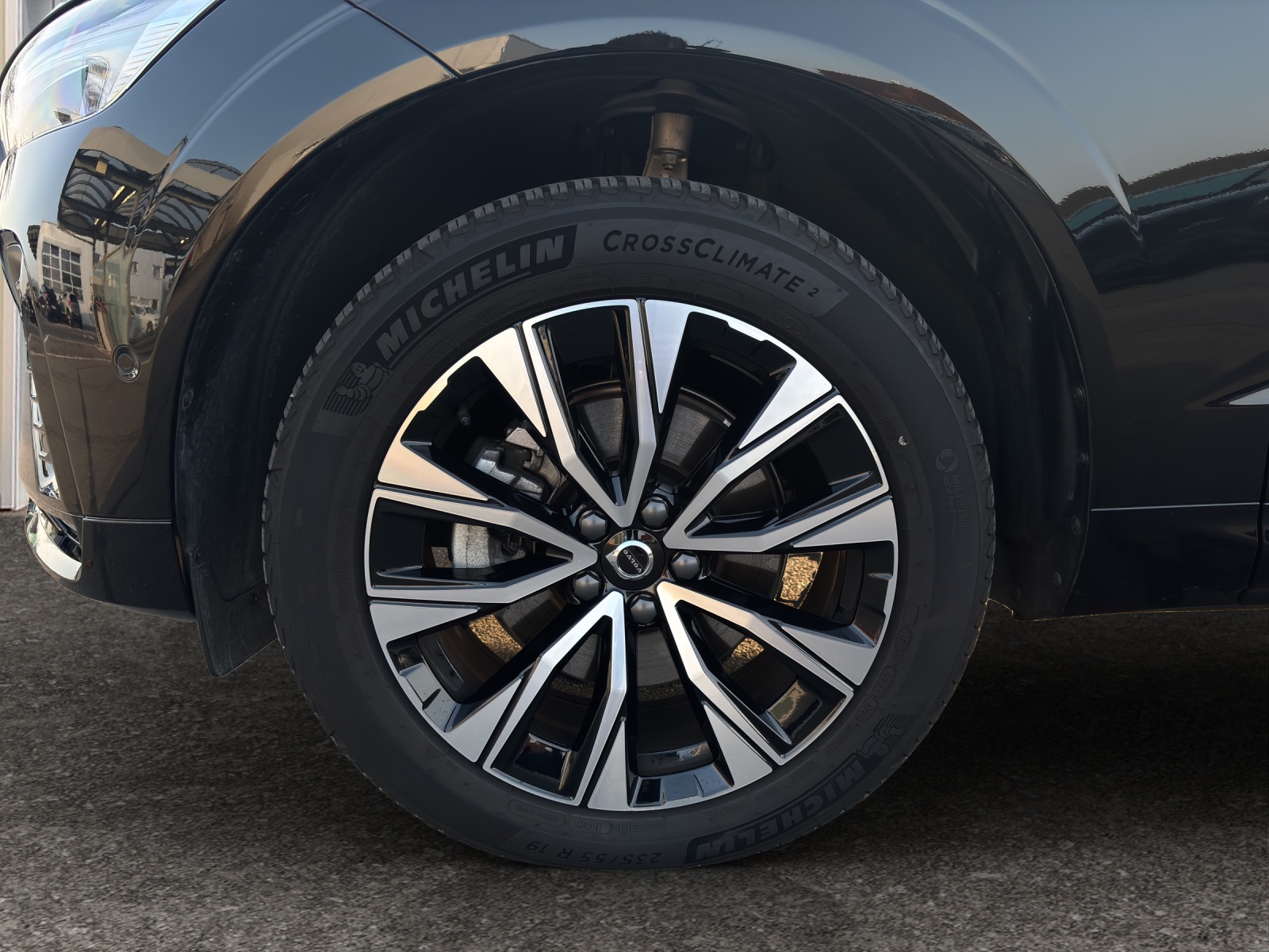 VOLVO XC60 2.0 B5 MH Plus Dark AWD-image-15