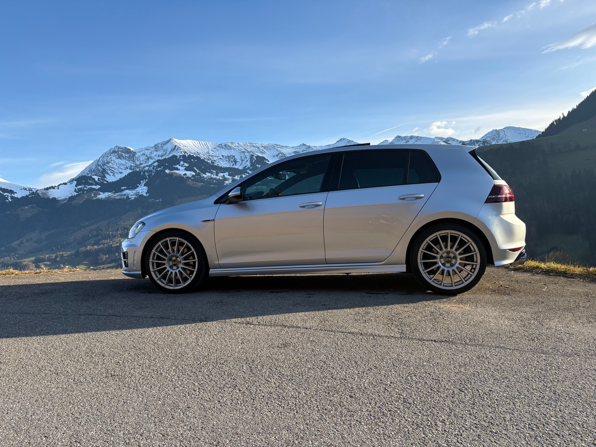 VW Golf 2.0 TSI R 4Motion DSG-image-1