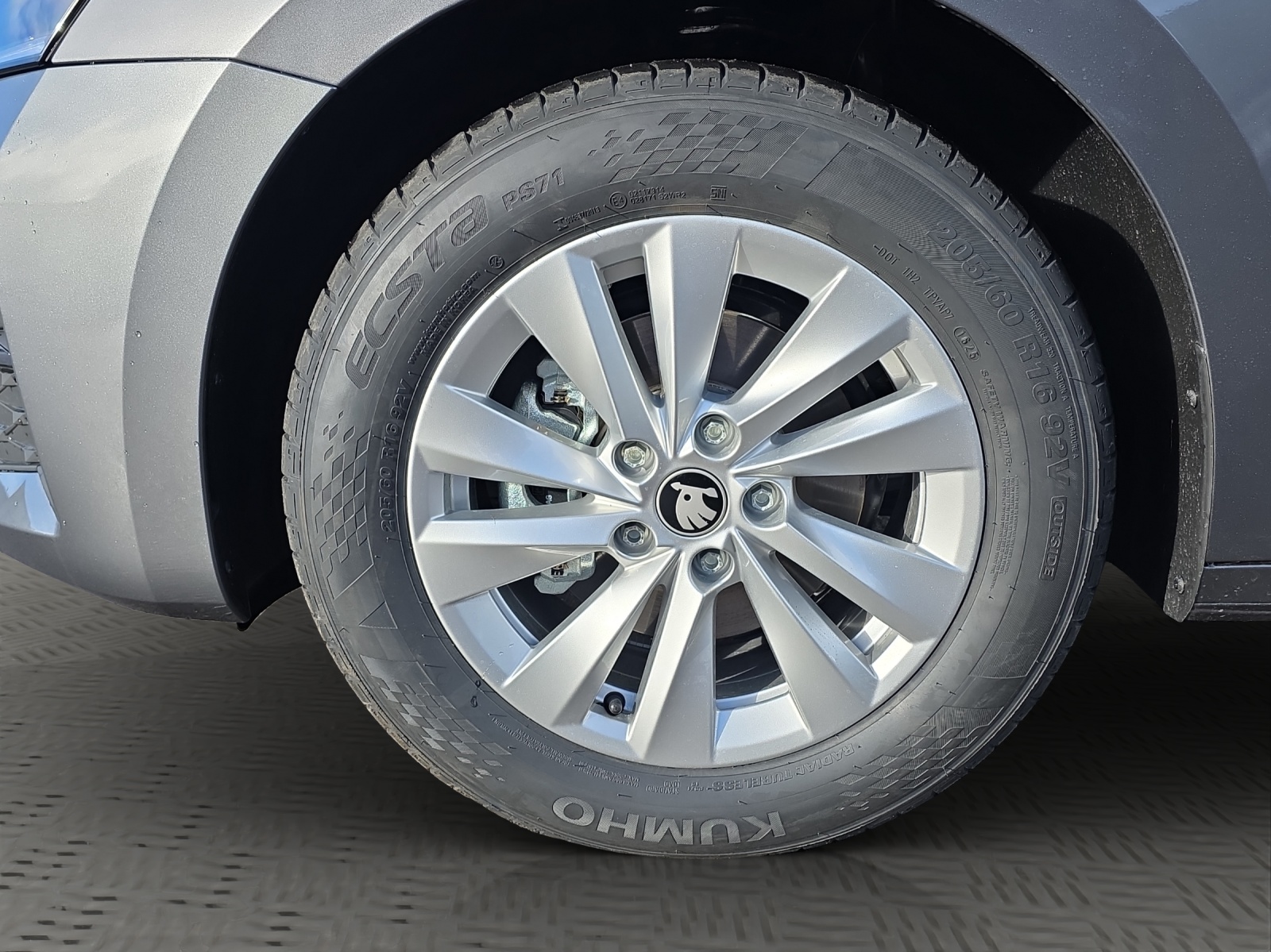 SKODA Octavia Combi 1.5 TSI mHEV DSG Dynamic-image-6
