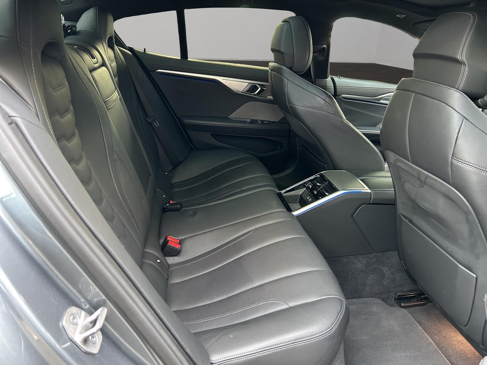 BMW 840i xDrive Gran Coupé-image-11