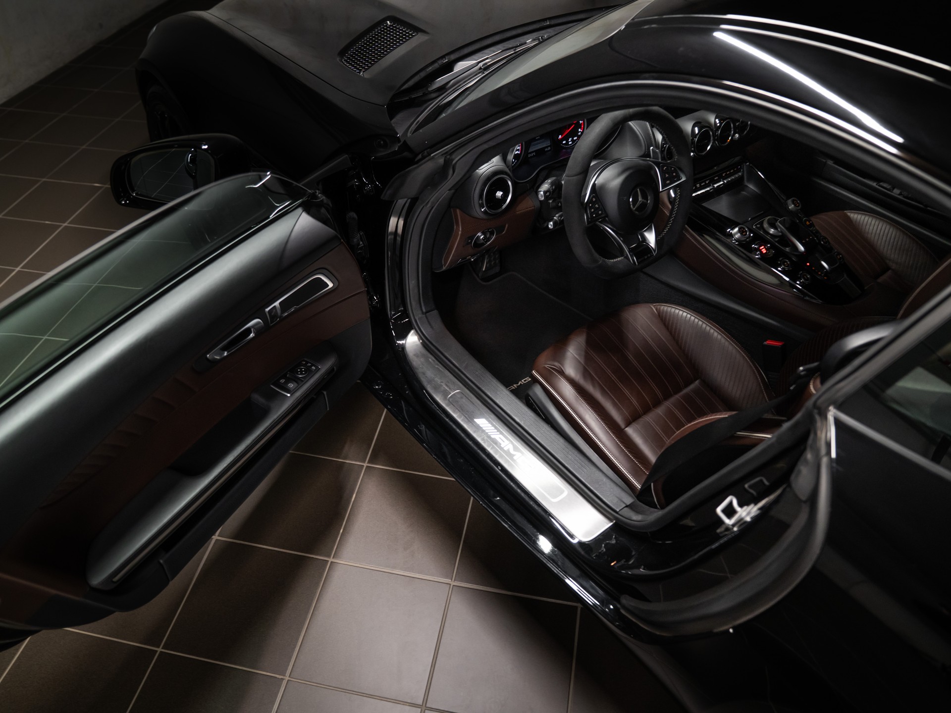 MERCEDES-BENZ AMG GT S Speedshift DCT-image-5