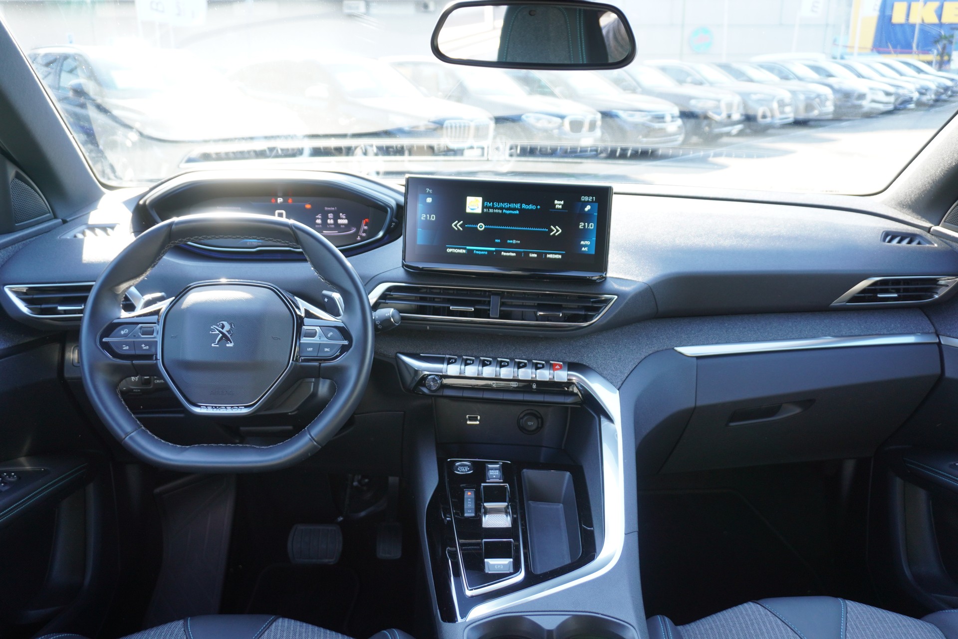PEUGEOT 3008 1.5 BlueHDi Allure Pack EAT8-image-13