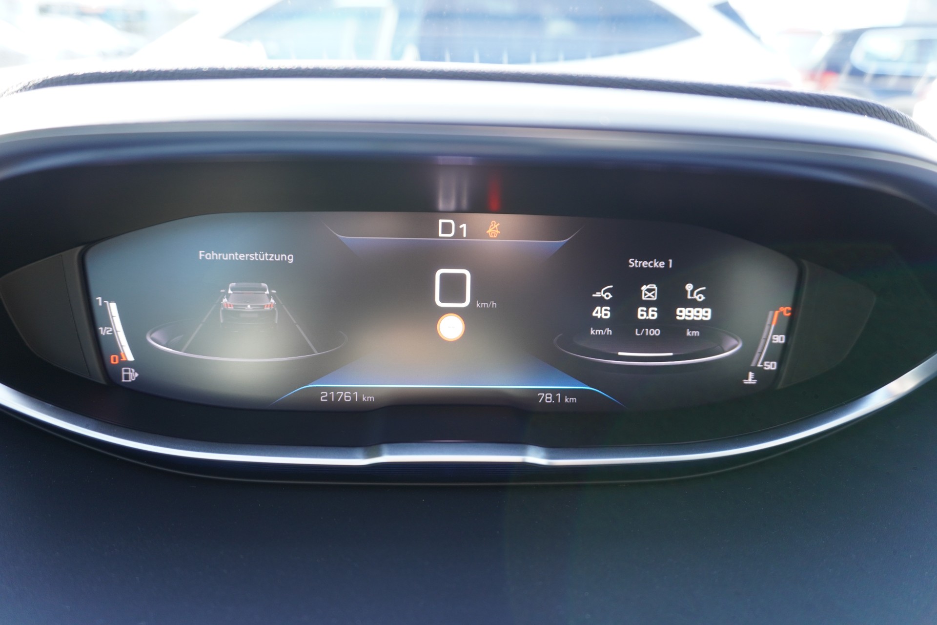 PEUGEOT 3008 1.5 BlueHDi Allure Pack EAT8-image-16