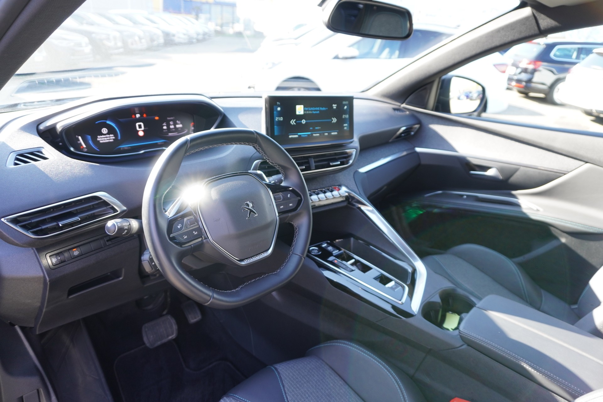 PEUGEOT 3008 1.5 BlueHDi Allure Pack EAT8-image-9