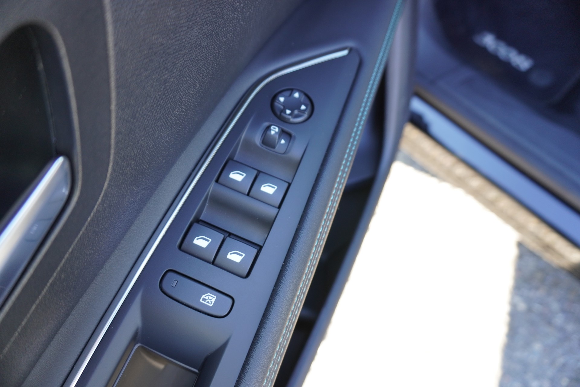 PEUGEOT 3008 1.5 BlueHDi Allure Pack EAT8-image-10