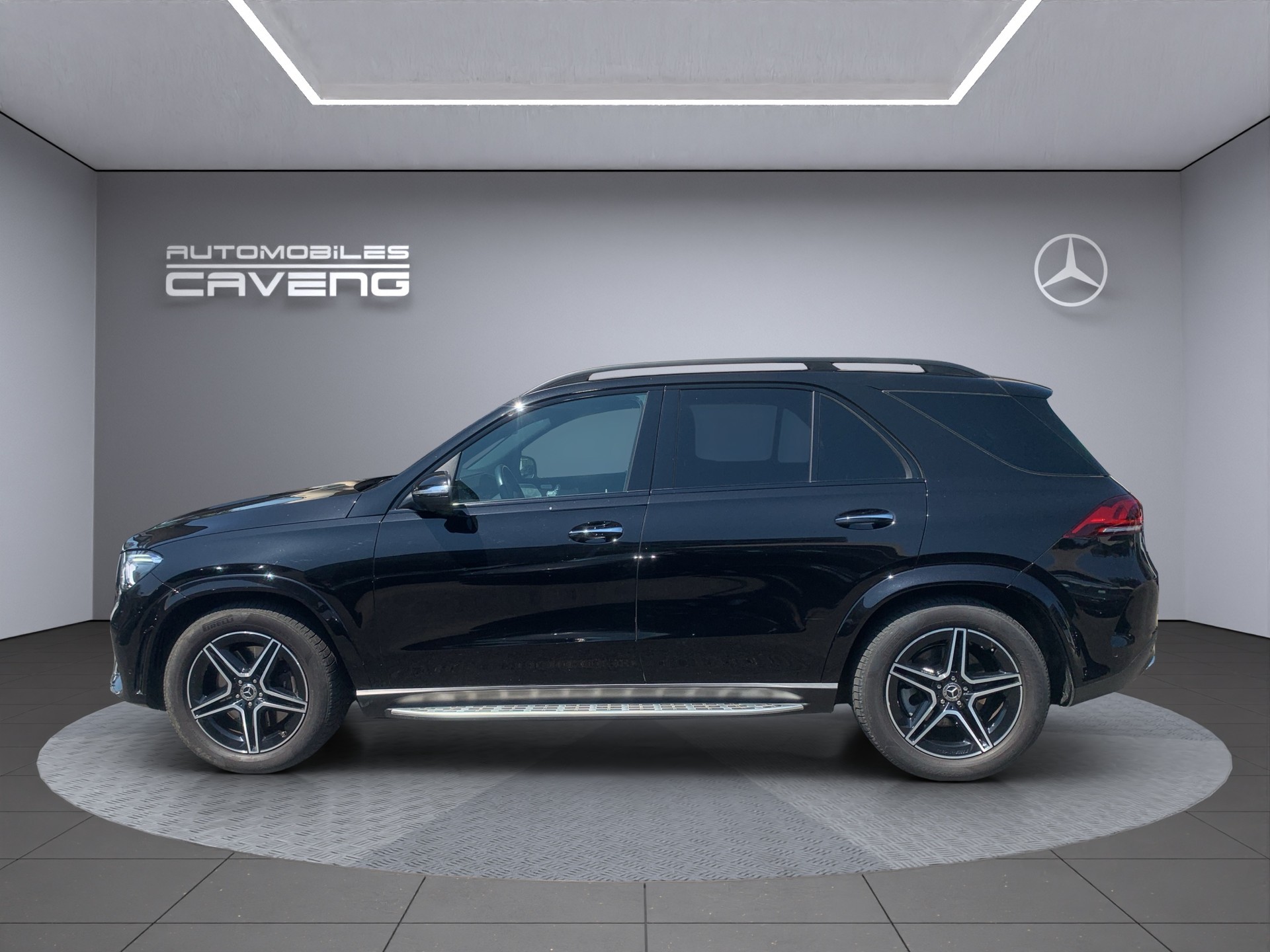 MERCEDES-BENZ GLE 300 d 4Matic AMG Line 9G-Tronic-showroom-element-1