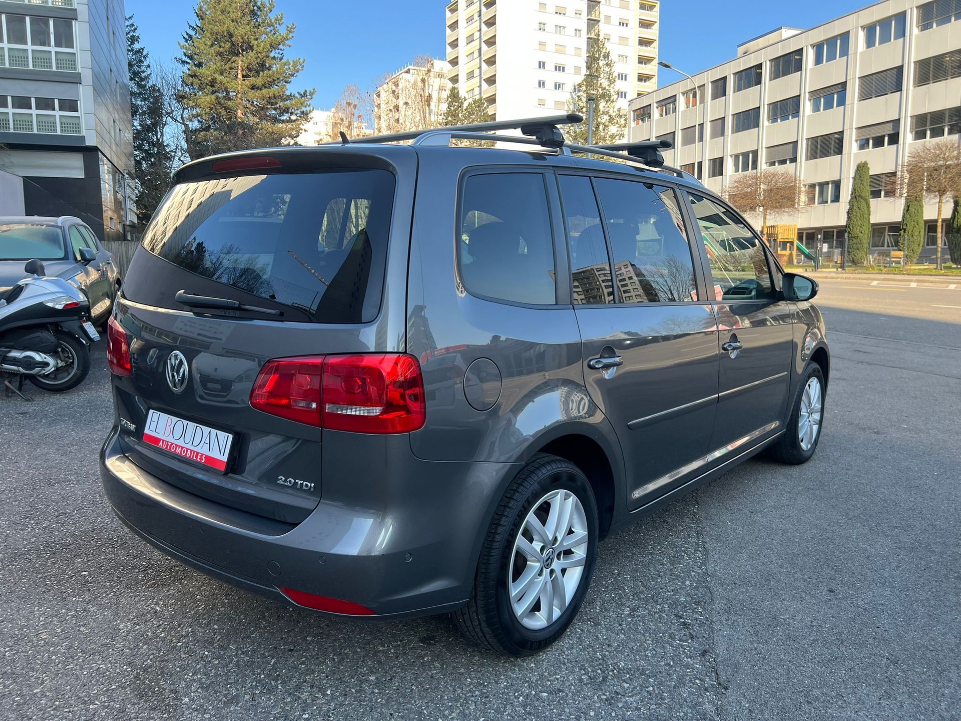 VW 2.0 TDI Blue MT Highline DSG-image-3