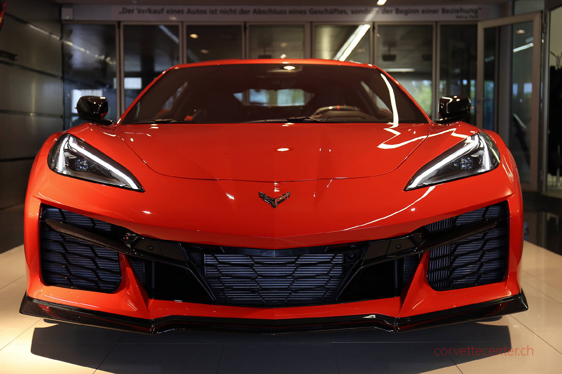 CHEVROLET Corvette E-Ray 3LZ-showroom-element-2