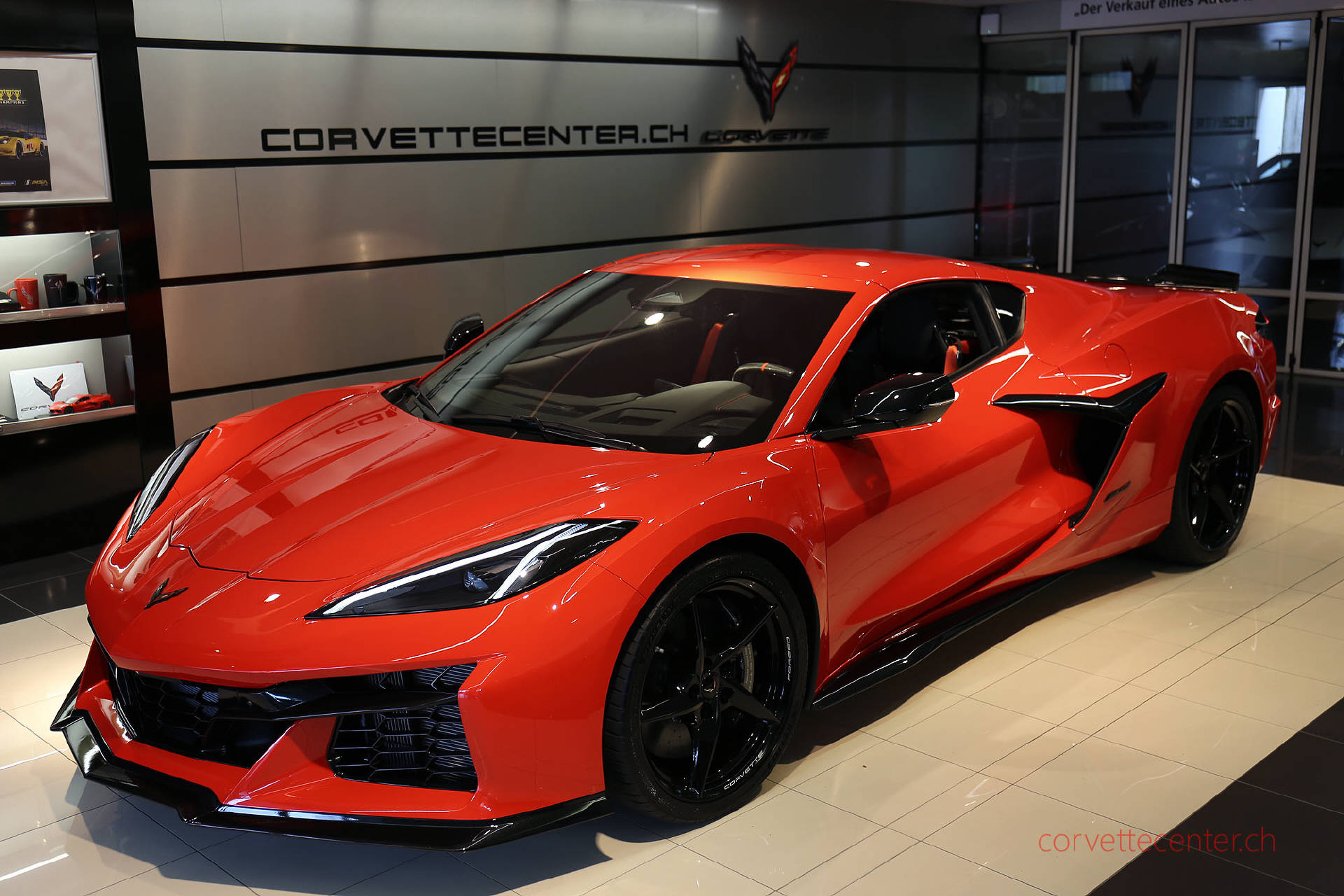 CHEVROLET Corvette E-Ray 3LZ-showroom-element-1