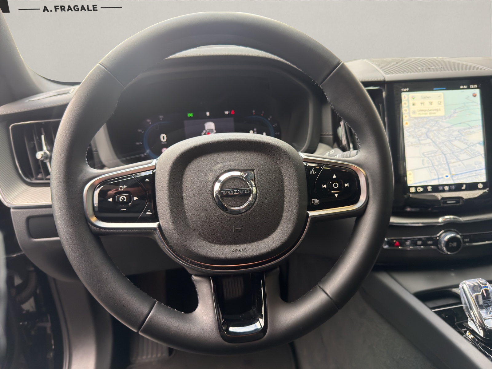 VOLVO XC60 2.0 B5 MH Black Edition AWD-image-10