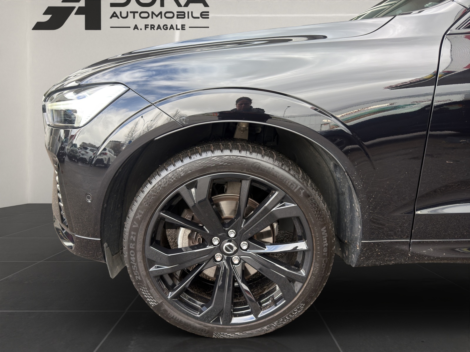 VOLVO XC60 2.0 B5 MH Black Edition AWD-image-6