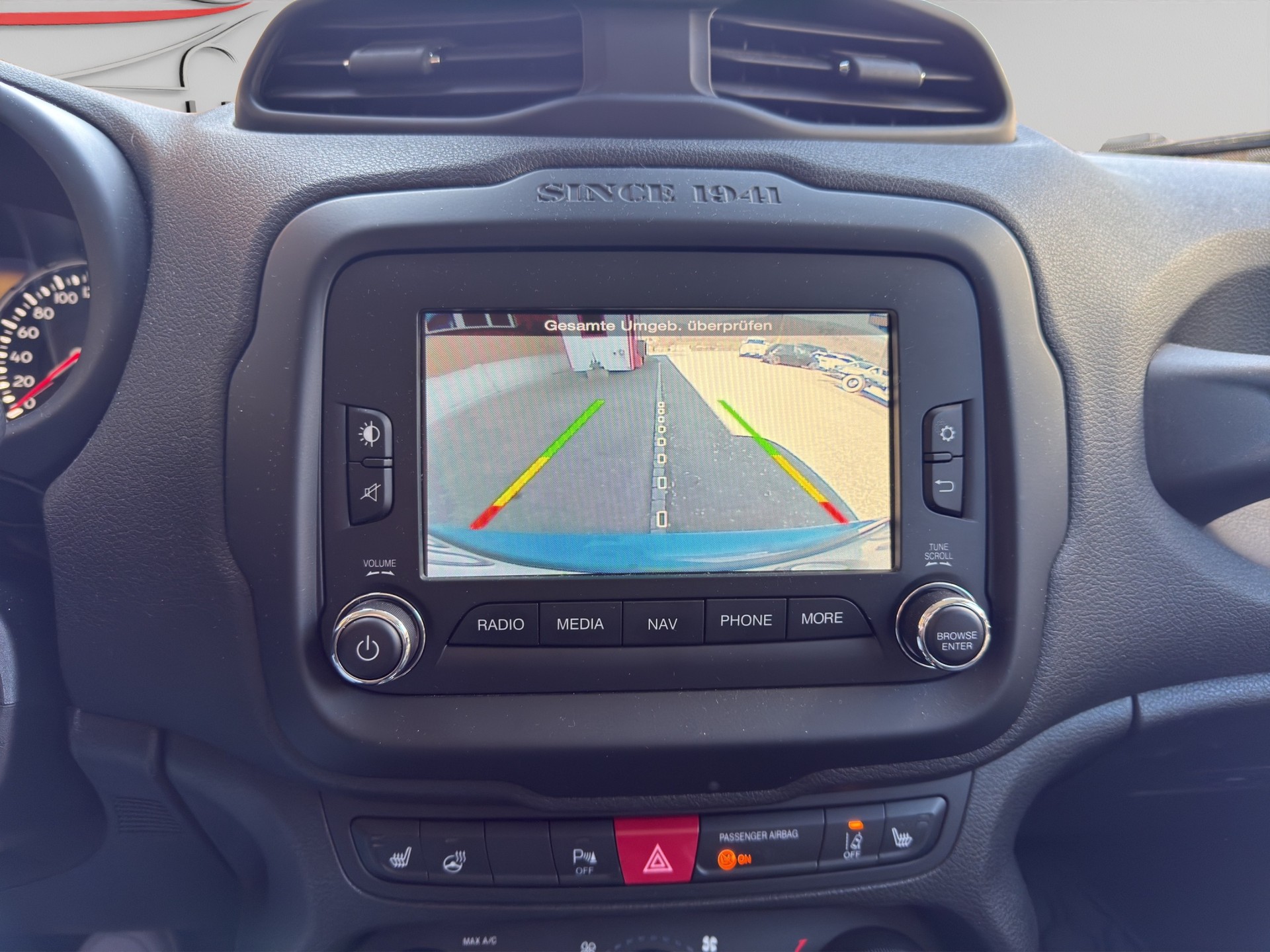 JEEP Renegade 1.4 Turbo Limited AWD-image-13