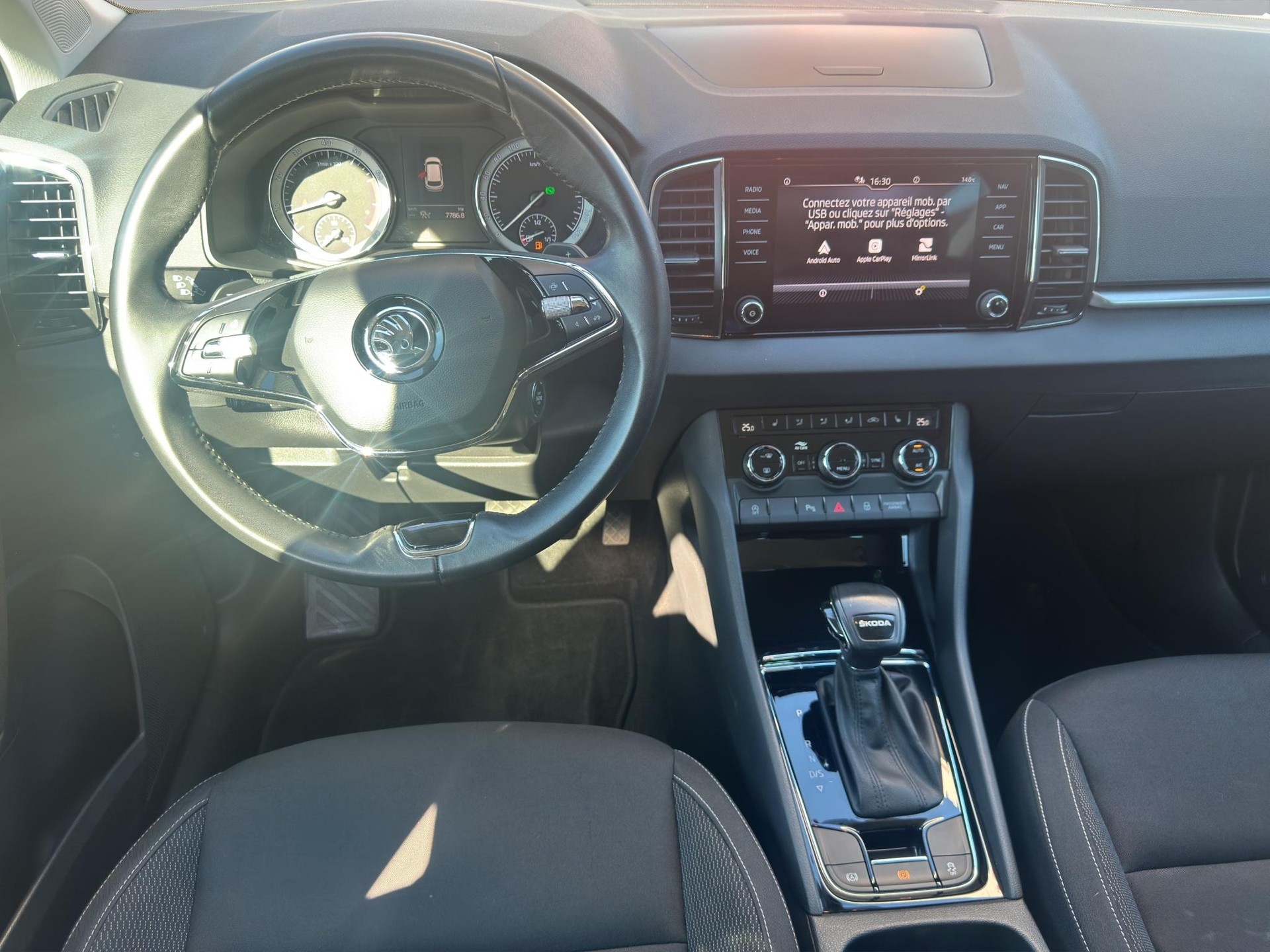 SKODA Karoq 1.5 TSI Ambition DSG-image-9