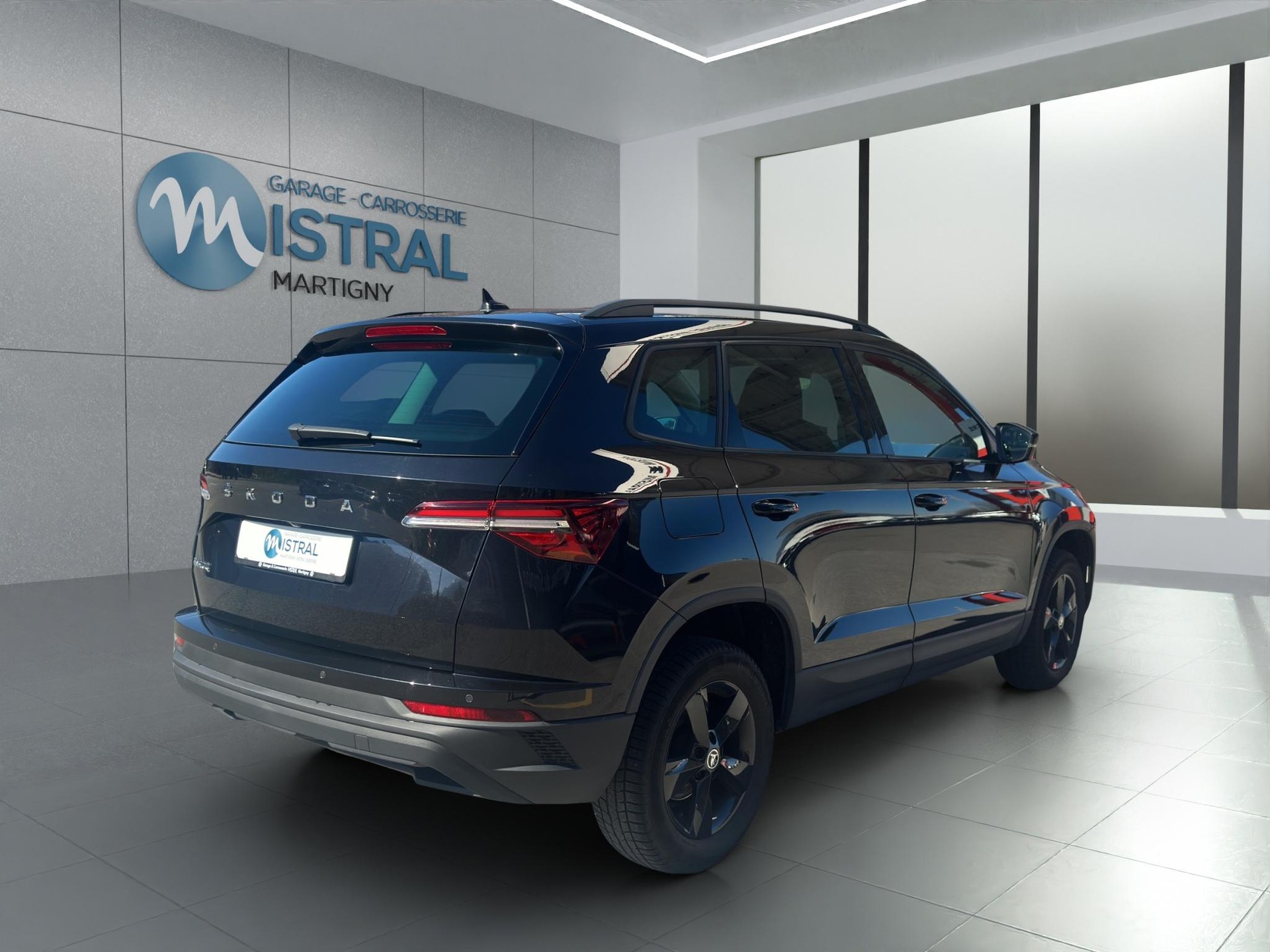 SKODA Karoq 1.5 TSI Ambition DSG-image-4