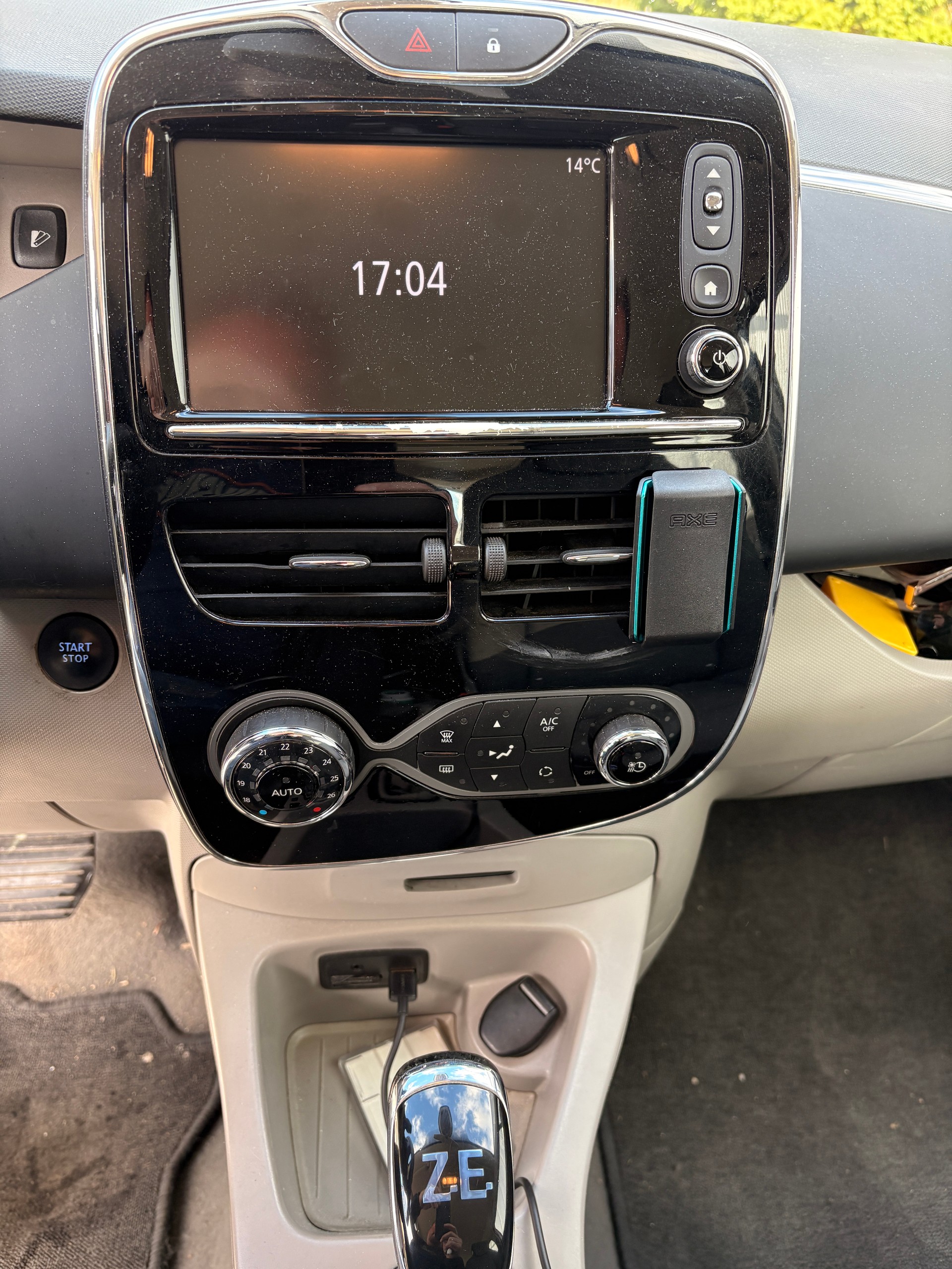 RENAULT Zoe Intens R240 (Batterie Miete)-image-4