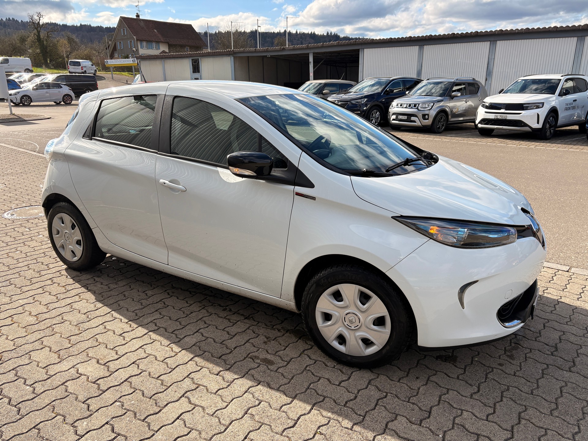RENAULT Zoe Intens R240 (Batterie Miete)-image-1