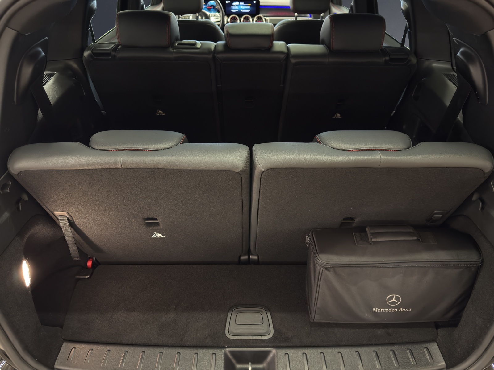 MERCEDES-BENZ EQB 300 4M-image-19